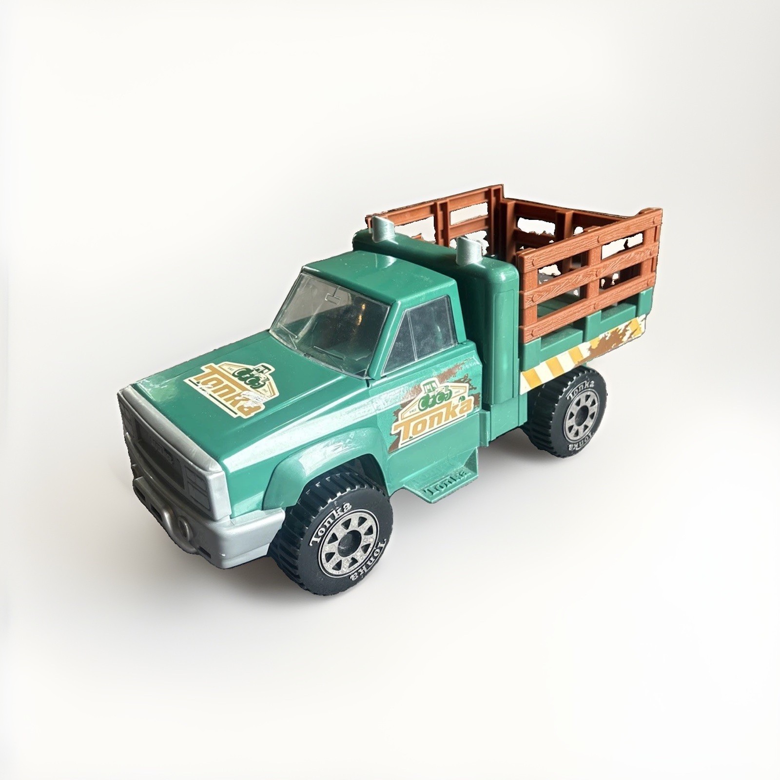 Tonka Basic Fun! Farm Flatbed Pickup Truck Green Wood Stock Rails 2022 Plastic