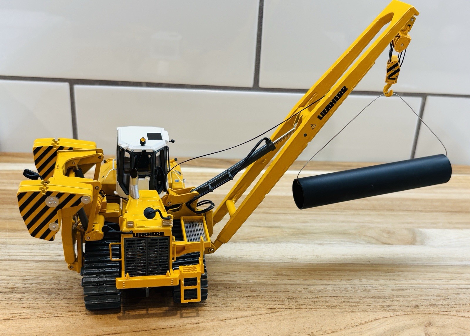 Liebherr RL 66 Pipe Layer Excavator Die Cast Collector Model 1/50 Scale Like New