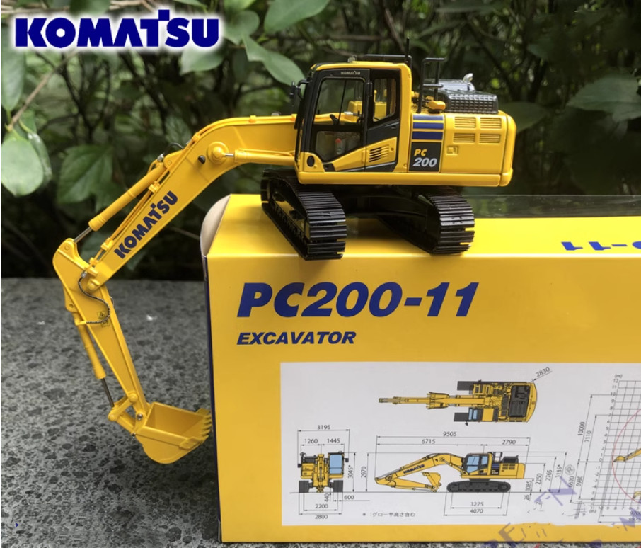 1:50 KOMATSU PC200-11 Excavator Construction Machine Equipment Diecast Model