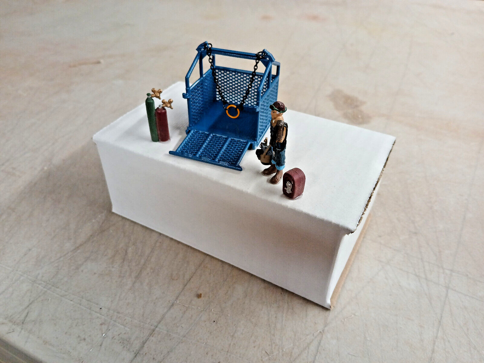 3D Cargo Basket w/Drop Down Gate In Authentic Sarens Blue, 1/50, 1/48th.