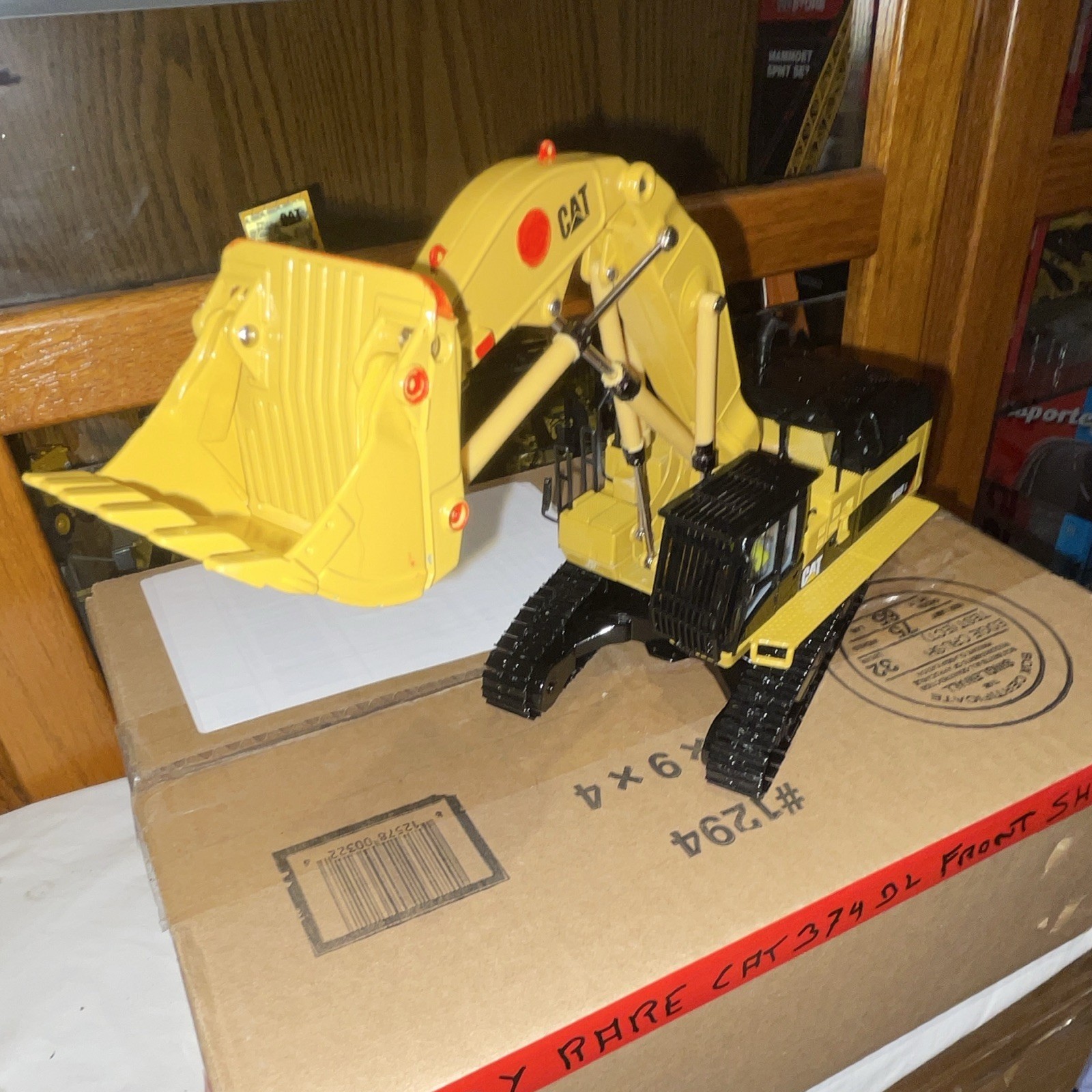 CAT 374D L Excavator Diecast Construction Equipment Model Yellow Black