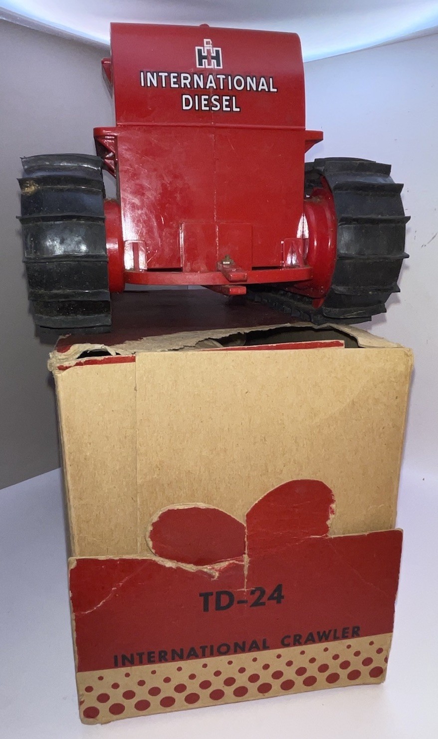 1947 IH International TD-24 Crawler Promo 1/16 PRODUCT MINIATURE PMC VF OB