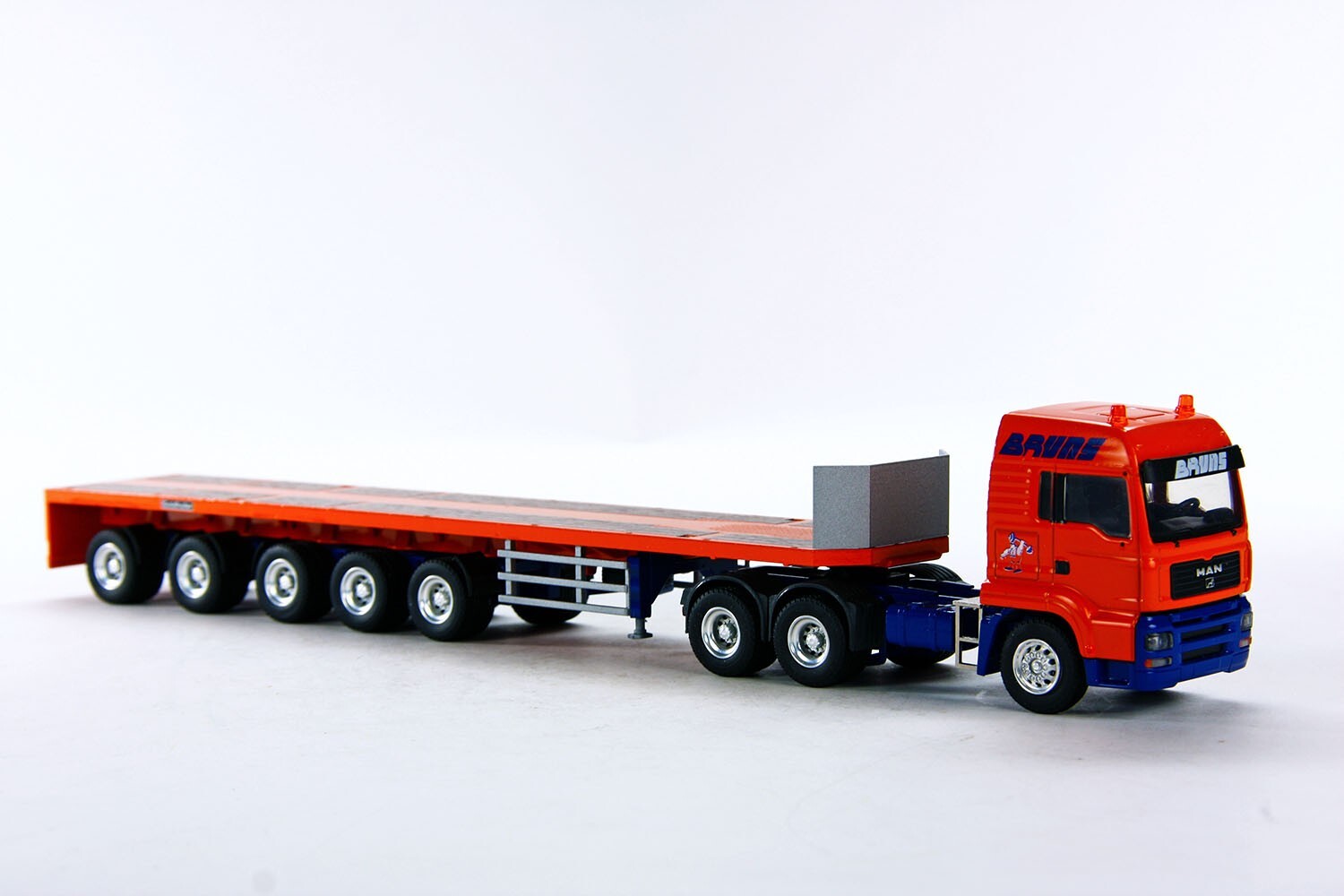 Conrad 66146-01 MAN Tractor w/SPZ DL5 5-Axle Flatbed Trailer – Bruns 1/50 MIB