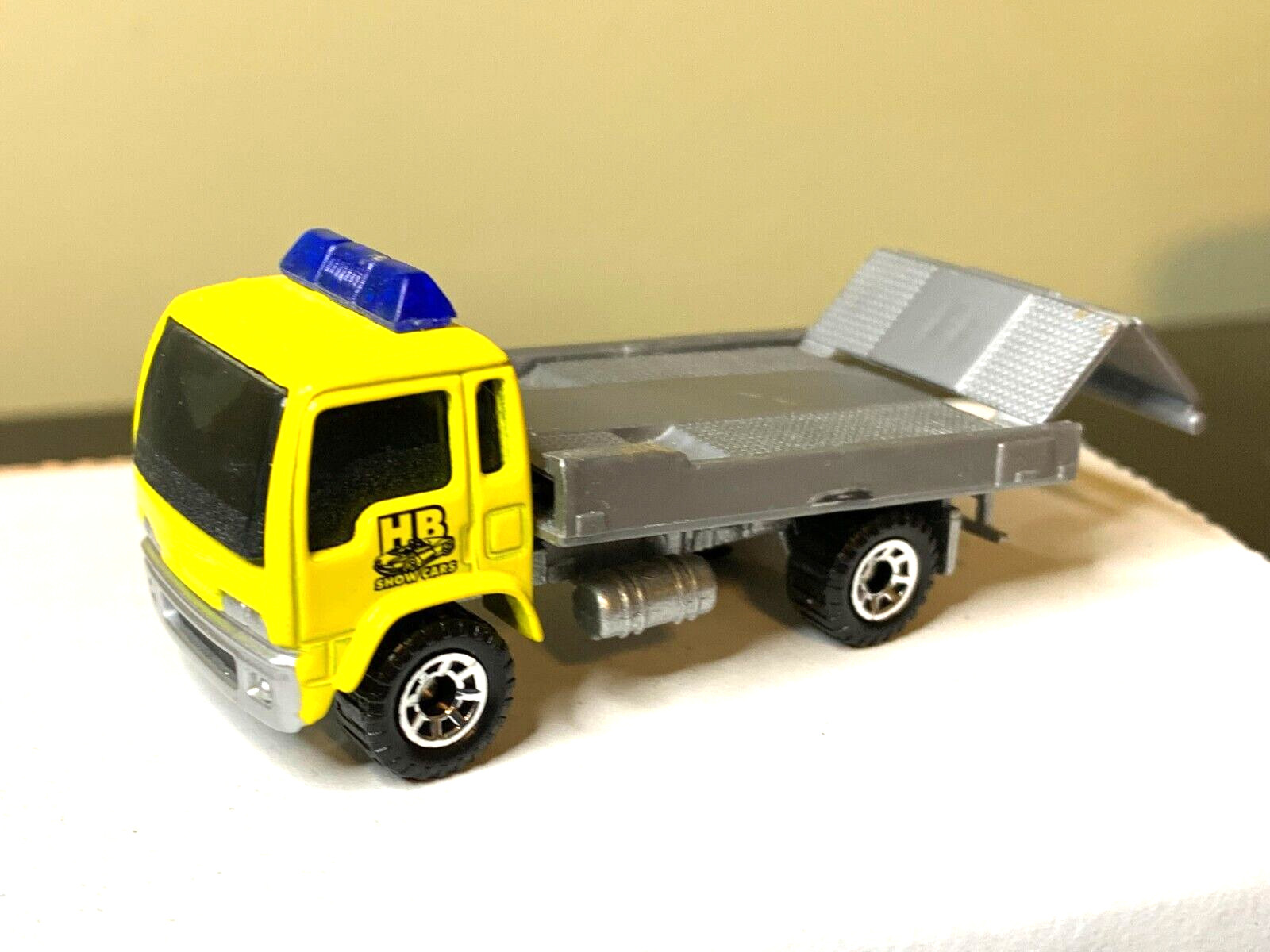 Matchbox #???? MB “Show Cars” Flat Roll Bed Truck 1:90 Scale