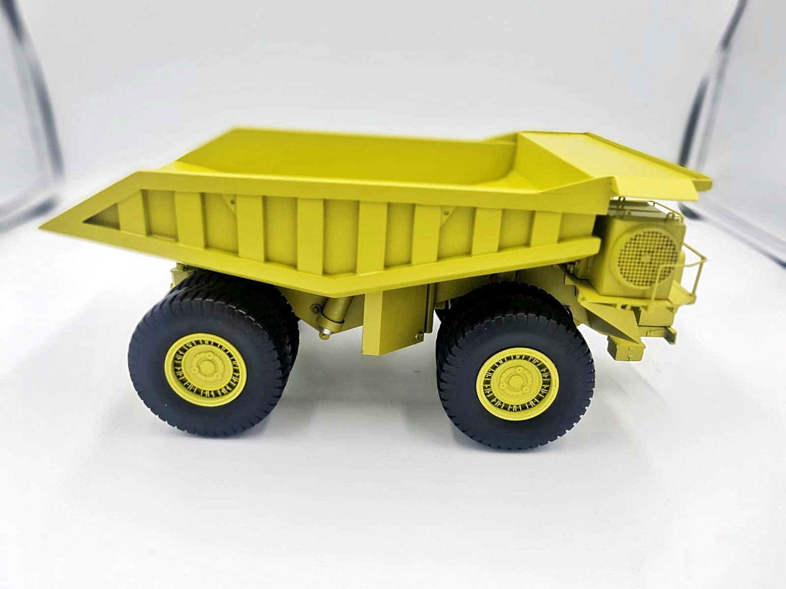 1/50 Euclid R210 Dumper Ready Made