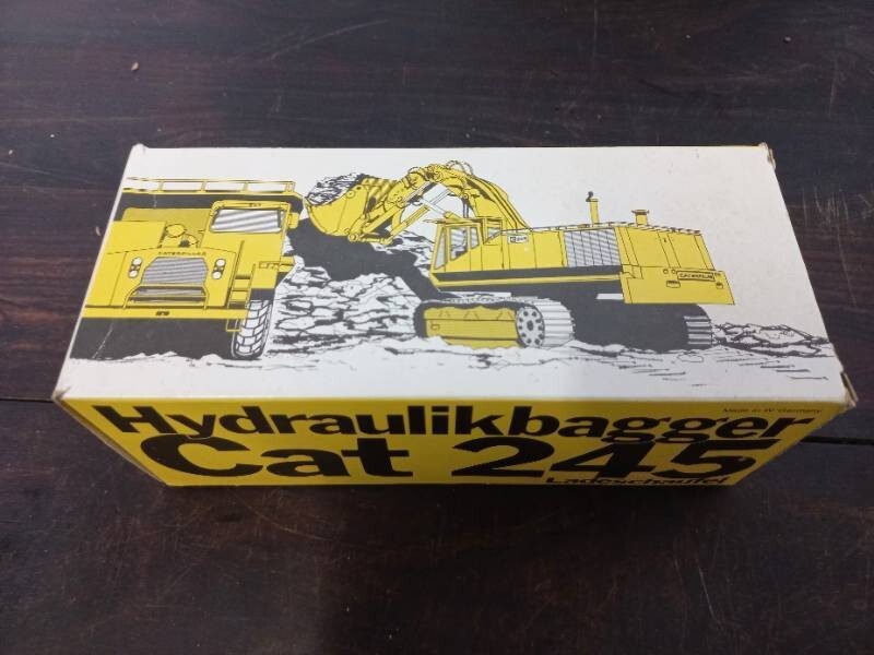 VTG 80’s Caterpillar (CAT) 245 Shovel 1/50 NZG #160 -177 Made in W. Germany