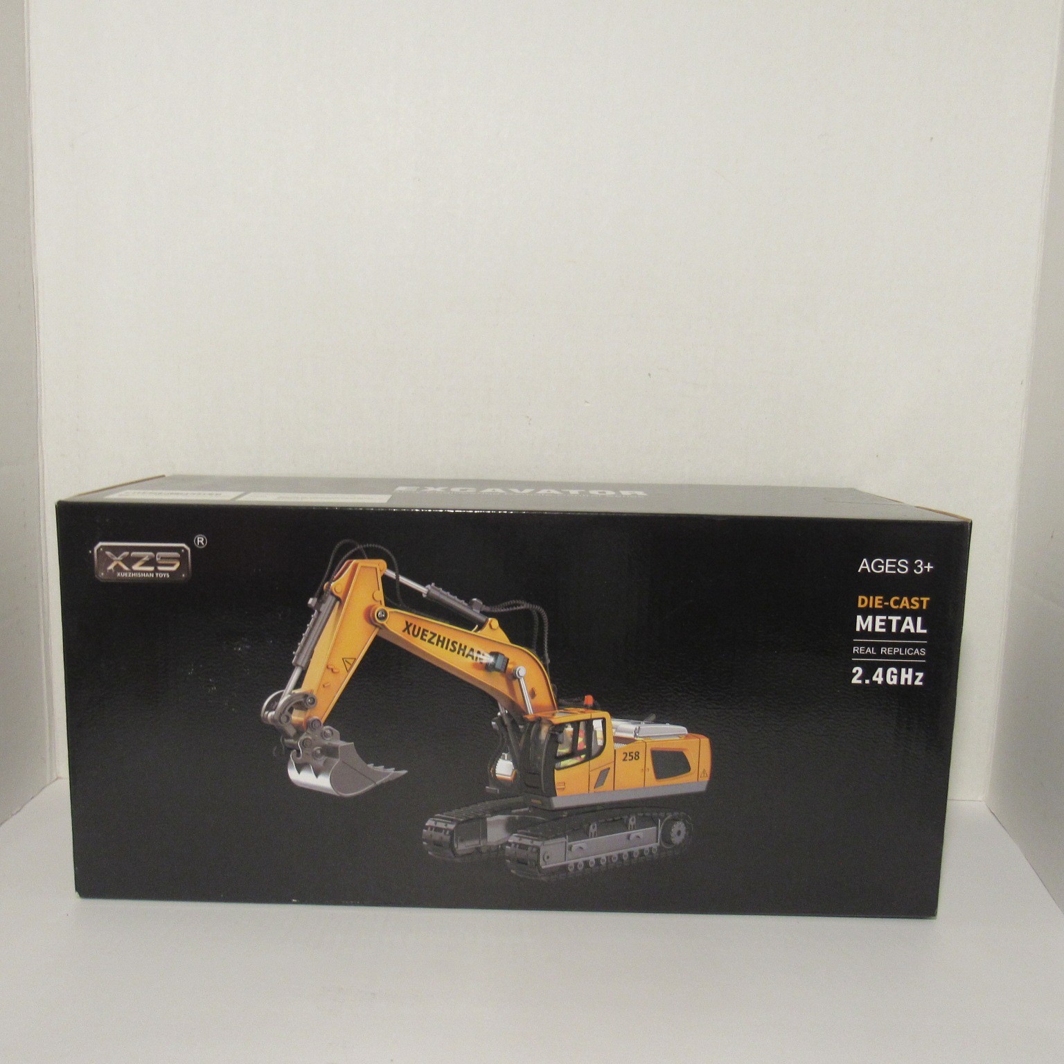 XUEZHISHAN 258 Remote Control Excavator Toy 1/20 Scale, Realistic Operations