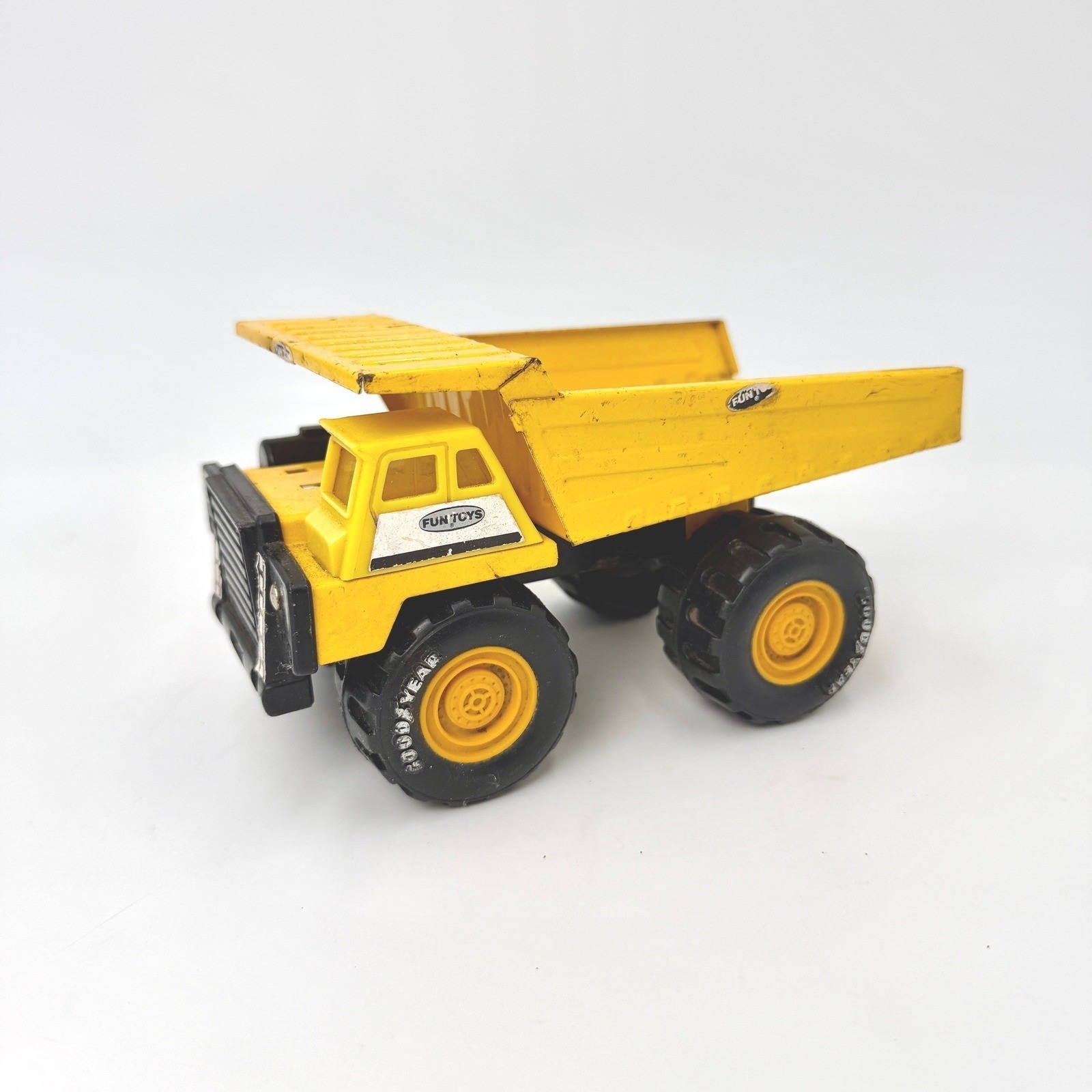 Vintage 1983 REMCO Pressed Steel Dump Truck Yellow Construction Vehicle Korea