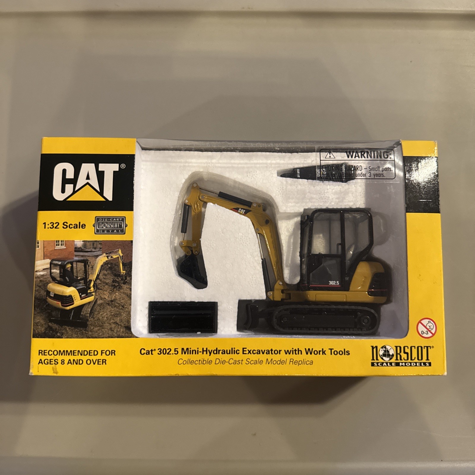 Norscot CAT 302.5 Mini-Hydraulic Excavator 1:32 Scale Die-Cast Model – No. 55085