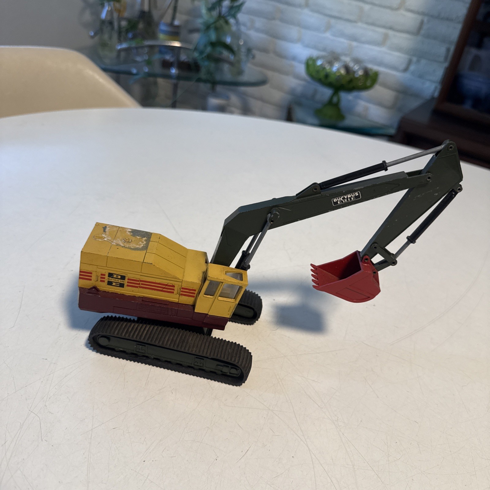 NZG, #139 1/50 Scale, Bucyrus Erie Excavator