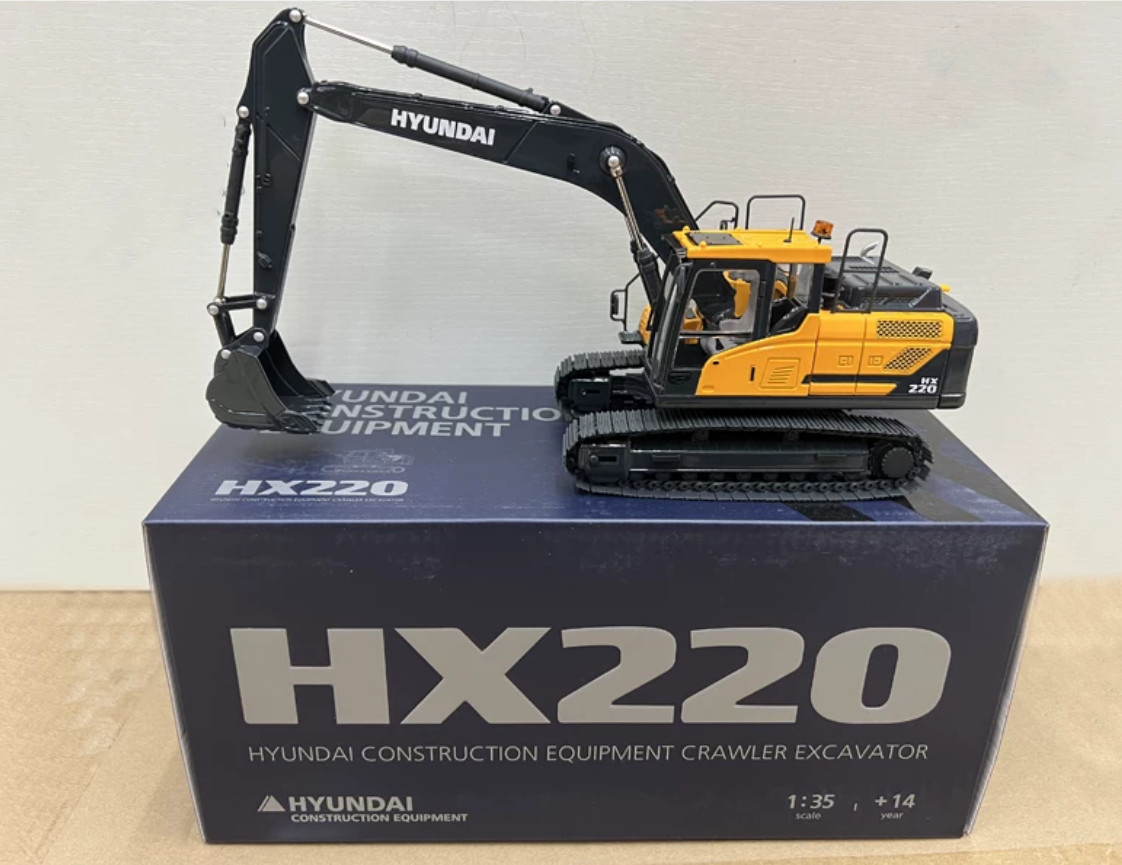 1:35 HYUNDAI HX220 Crawler Excavator Construction Equipment Diecast Model