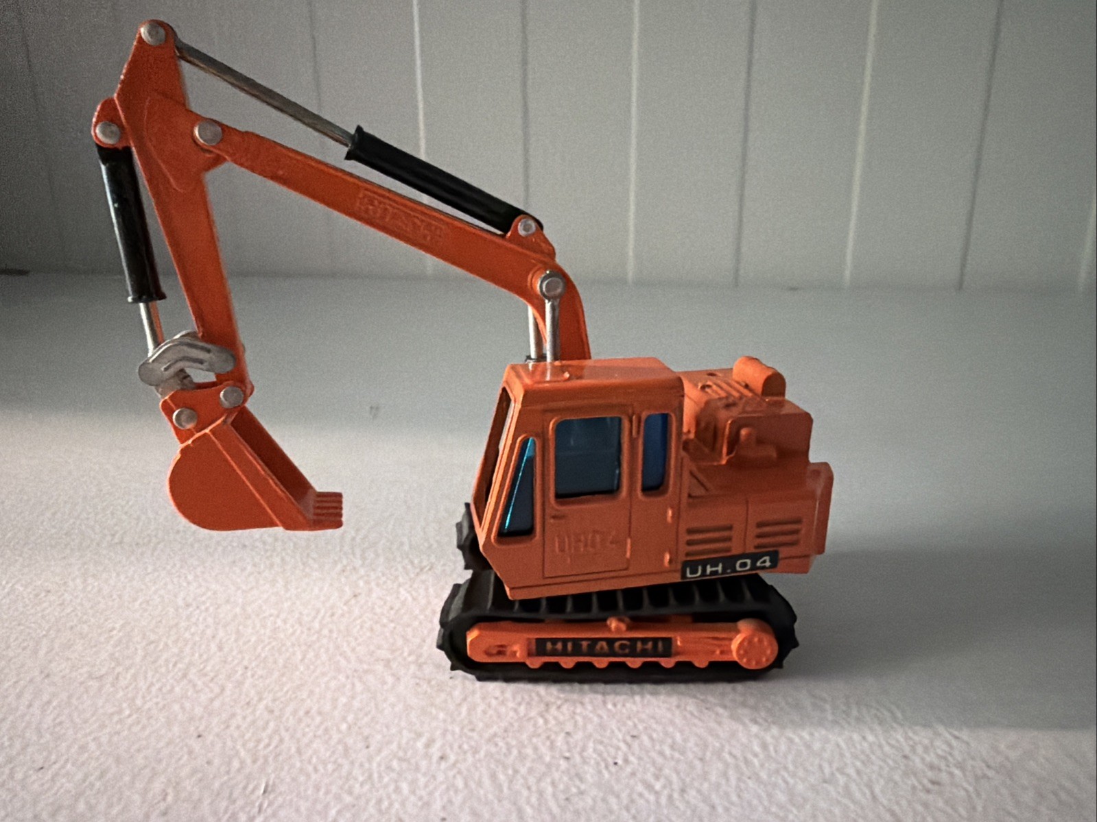 VINTAGE SHINSEI MINI POWER #12 HITADHI UH.04 EXCAVATOR DIECAST – MADE IN JAPAN