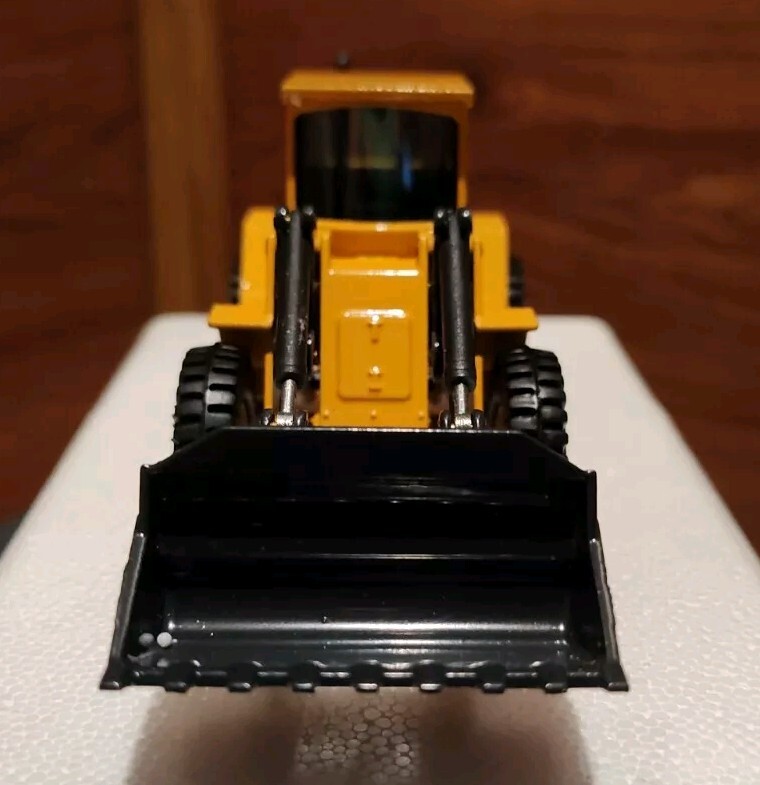 NIB JOAL COMPACT VOLVO L70 1:50 DIE-CAST METAL & PLASTIC REPLICA MADE IN SPAIN