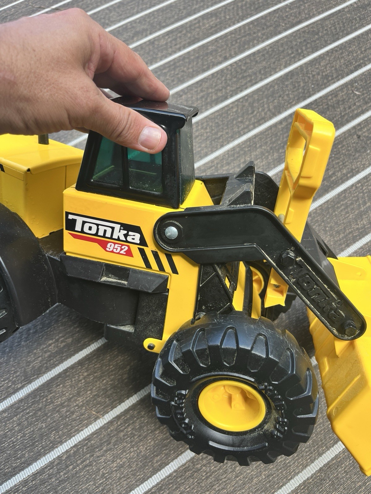 Tonka Steel Classics Front Loader 952 Steel Construction Vehicle Toy
