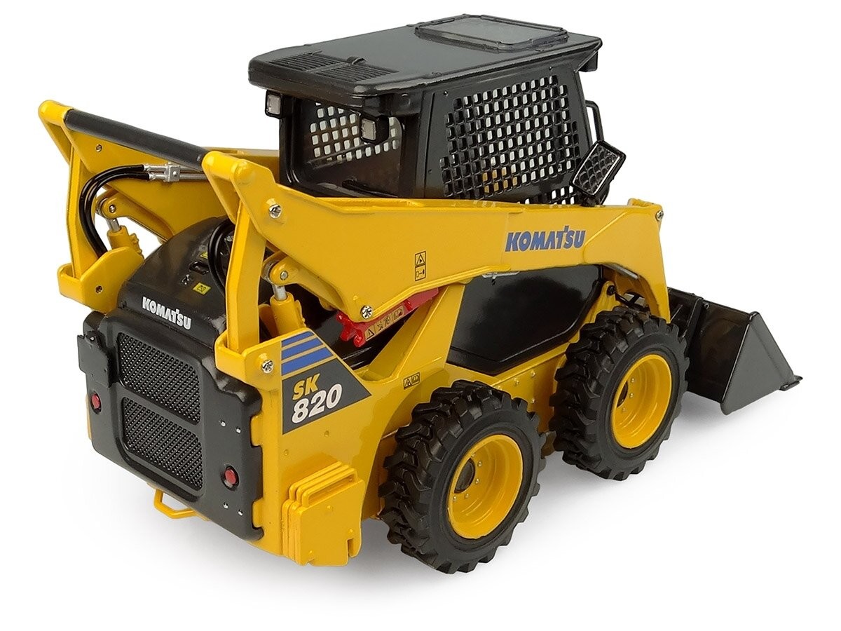 Universal Hobbies 8177 1:25 Kubota SK820 Skid Steer Loader with Accessories