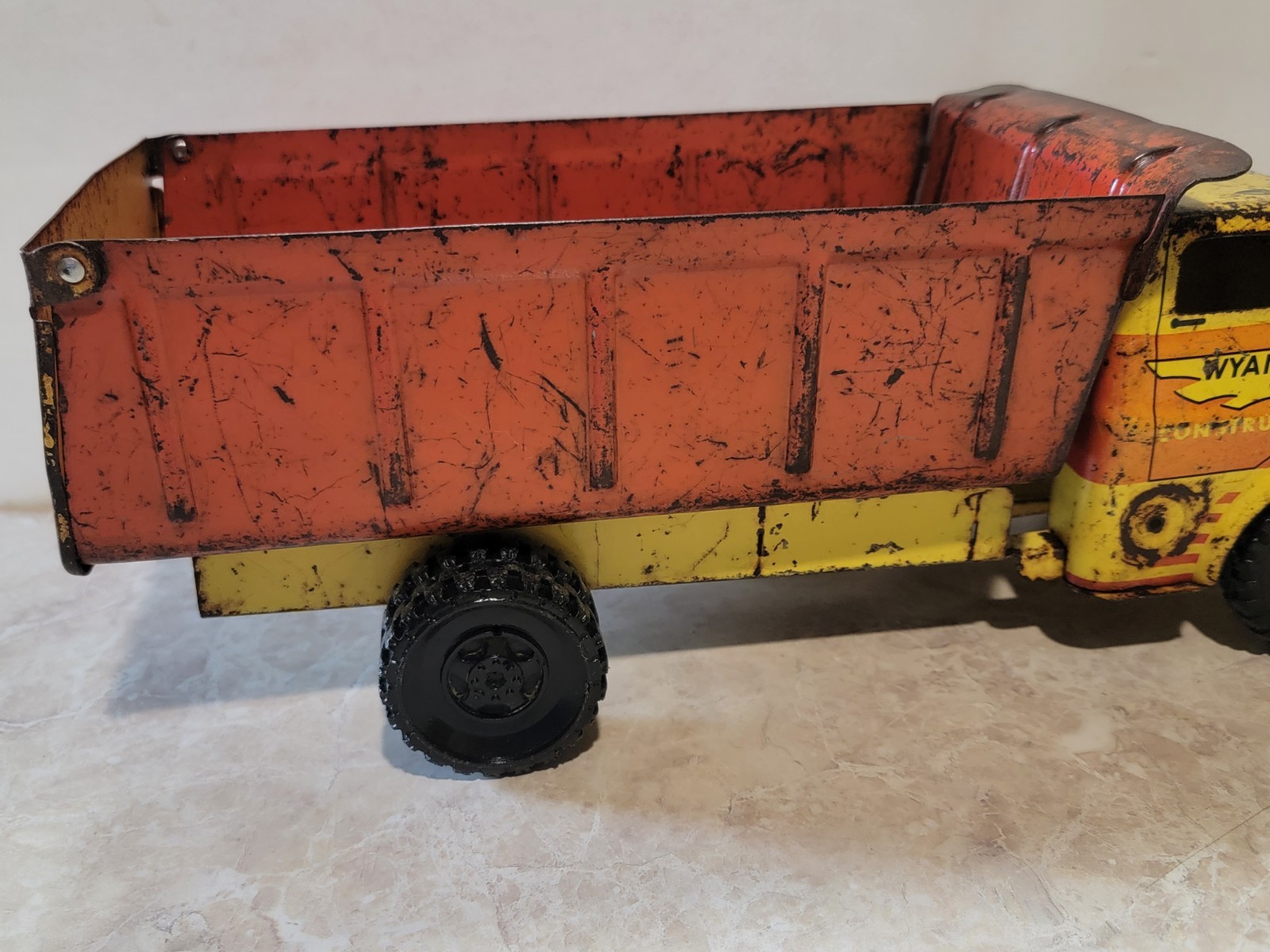 Vintage Wyandotte Pressed Steel Construction Dump Truck No Bucket 16″ Sealed