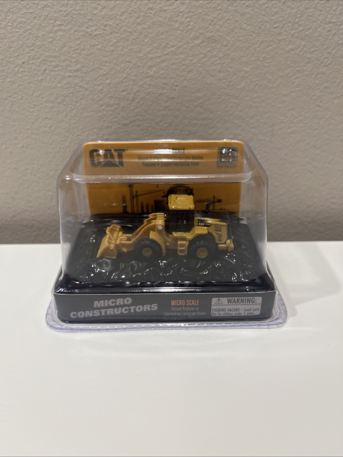 Caterpillar CAT 950M Wheel Loader True 1:64 Diecast Scale Micro-Scale D14
