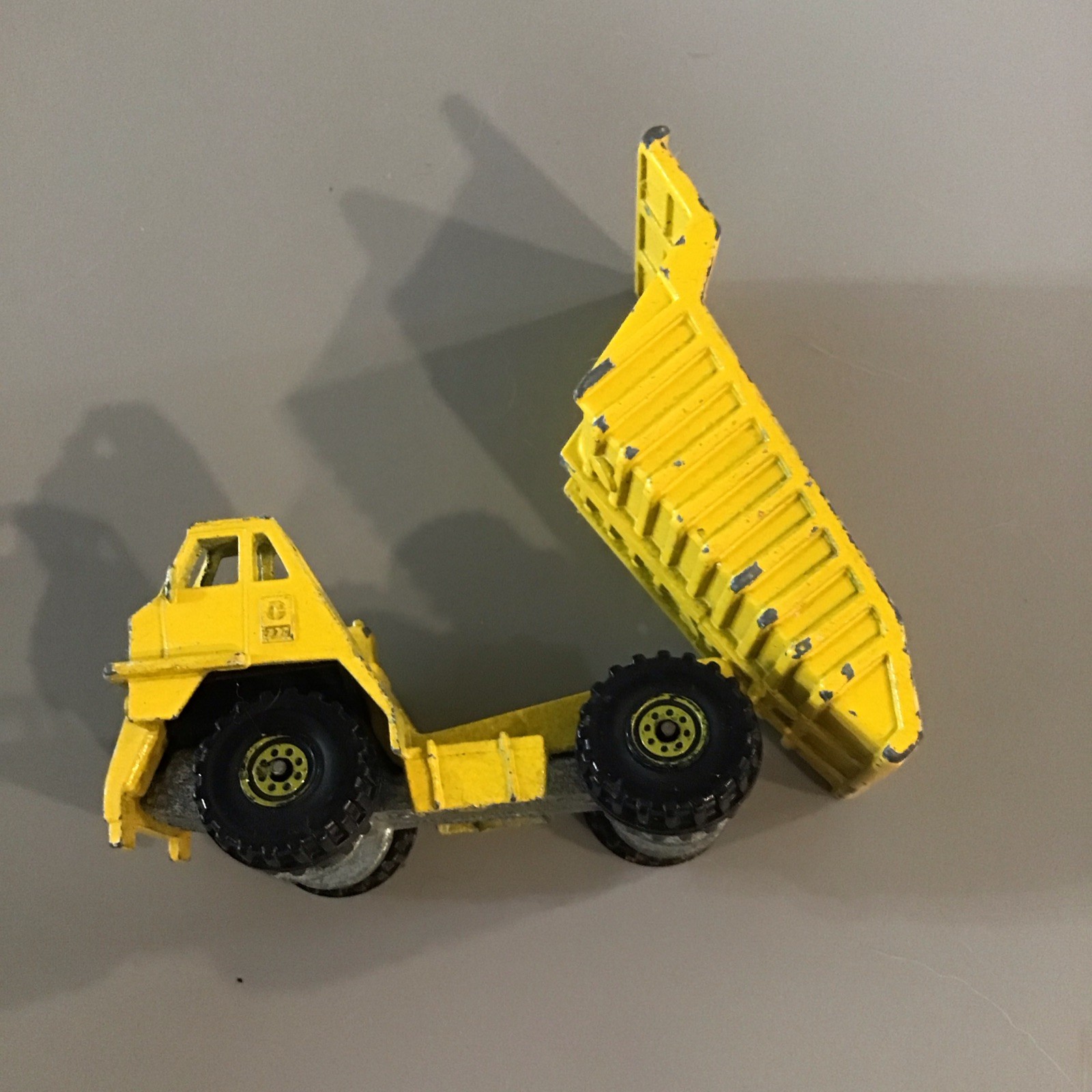 Vintage Hot Wheels 1979 Dump Truck 1:64 Yellow/Black Diecast Dumping Bed