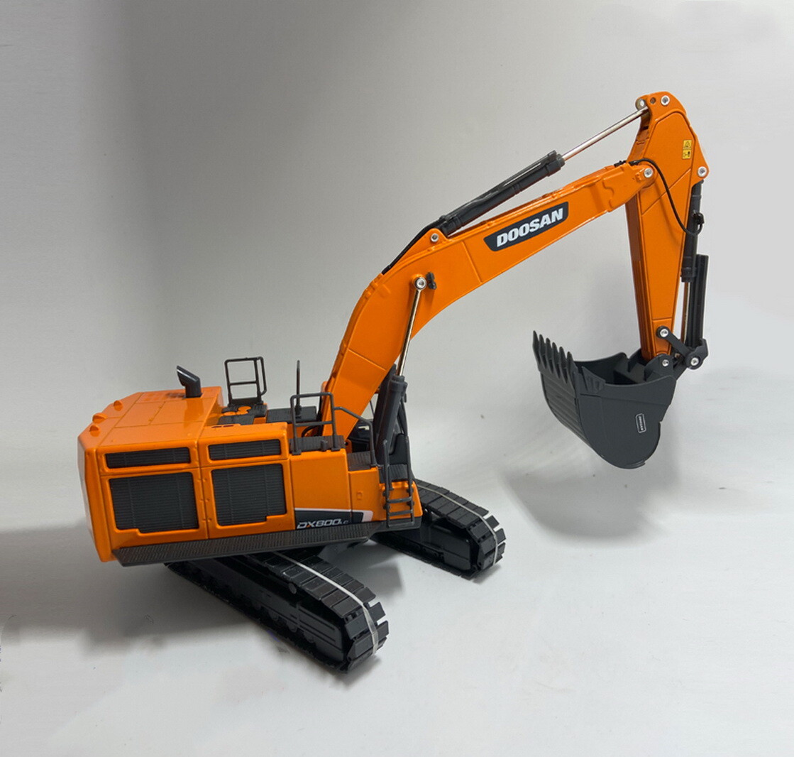 1/50 DOOSAN DX800LC Hydraulic Excavator Engineering Vehicle Diecast Model