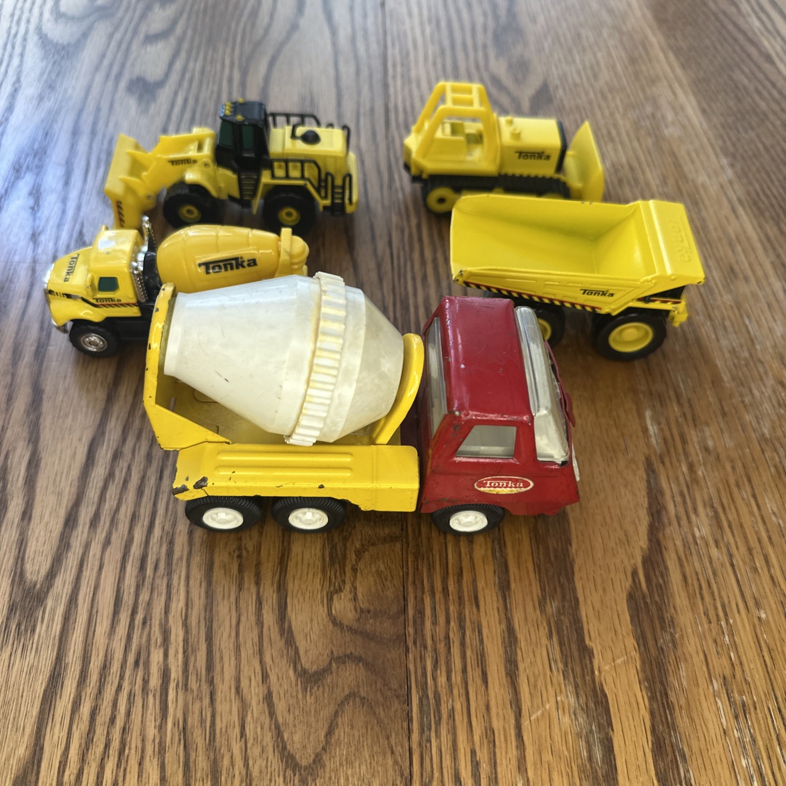 VTG TONKA 1970s CEMENT MIXER Truck Pressed Steel Red/Yellow White Mixer
