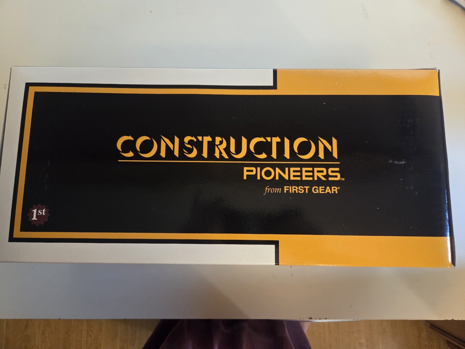 First Gear Construction Pioneers Mack B-Model Truck/Lowboy 1:25 Diecast Y/B
