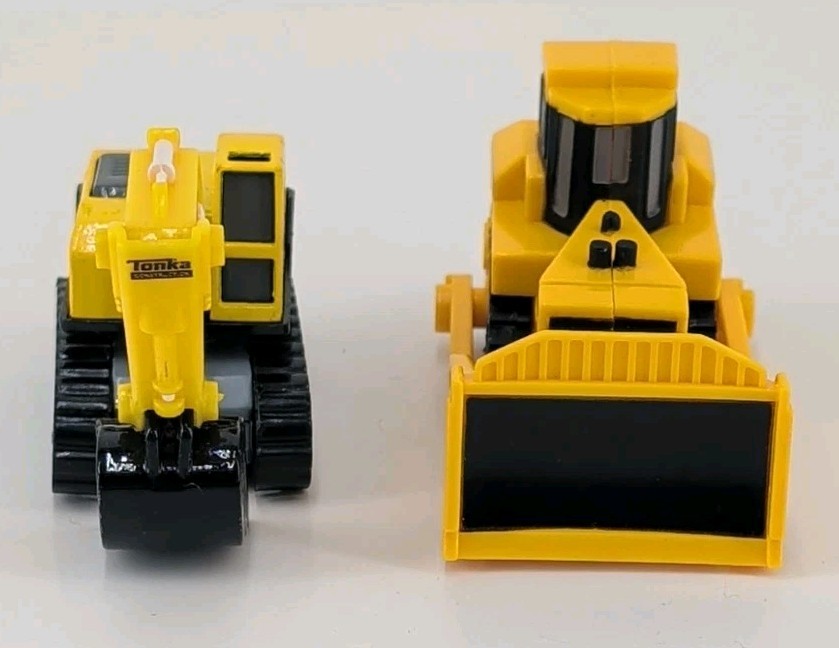 Caterpillar Mini CAT Construction Trucks Machine Plastic 3.50 in Yellow Lot of 6