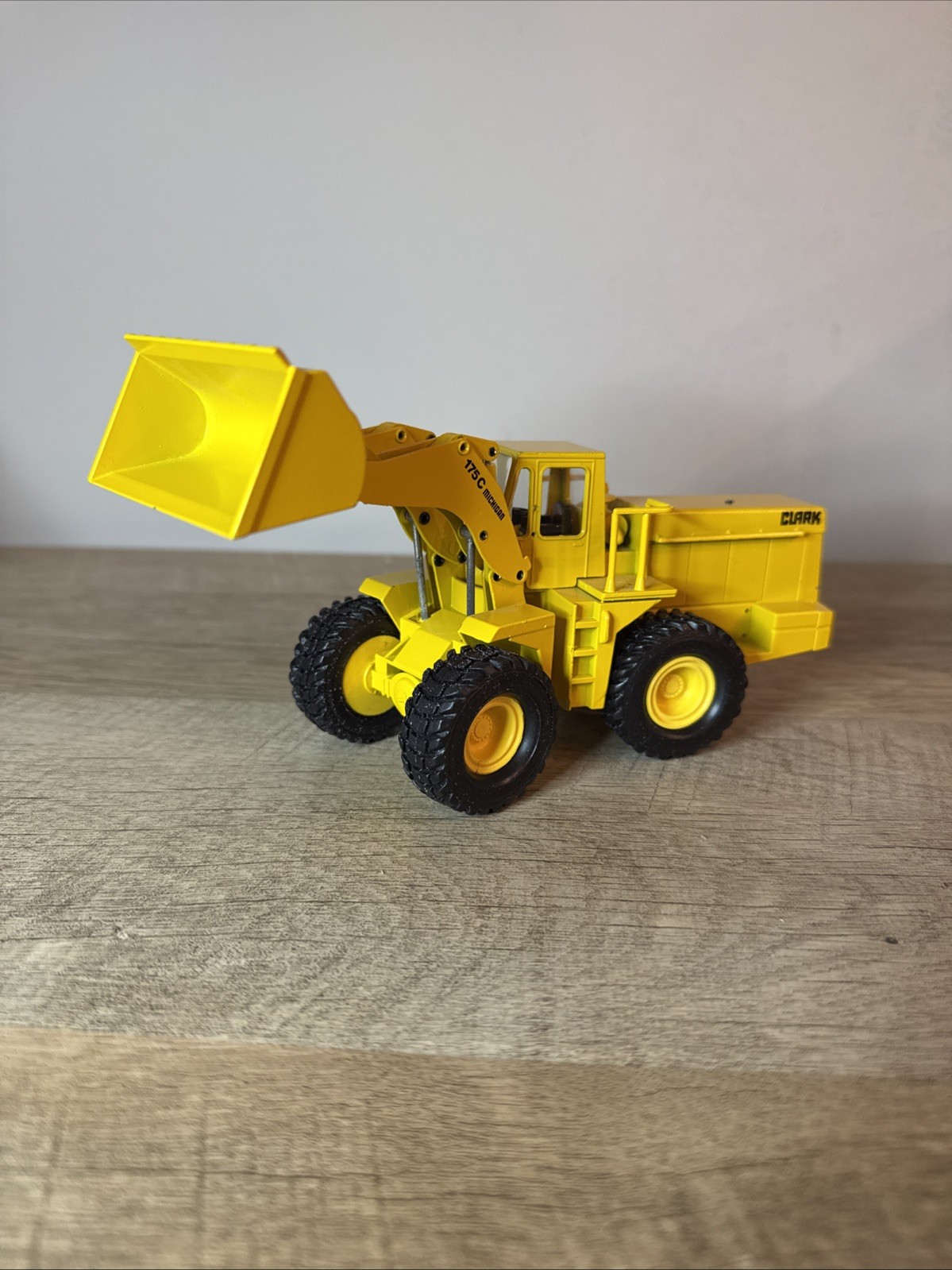 Conrad Metallmodell 2885 Radlader Clark 175c Michigan 1:50 Excavator W. Germany