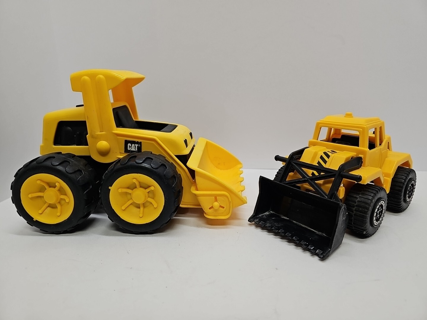 (Lot Of 2)Caterpillar And TootsieToy Bulldozer Front Loader Plastic Yellow Black