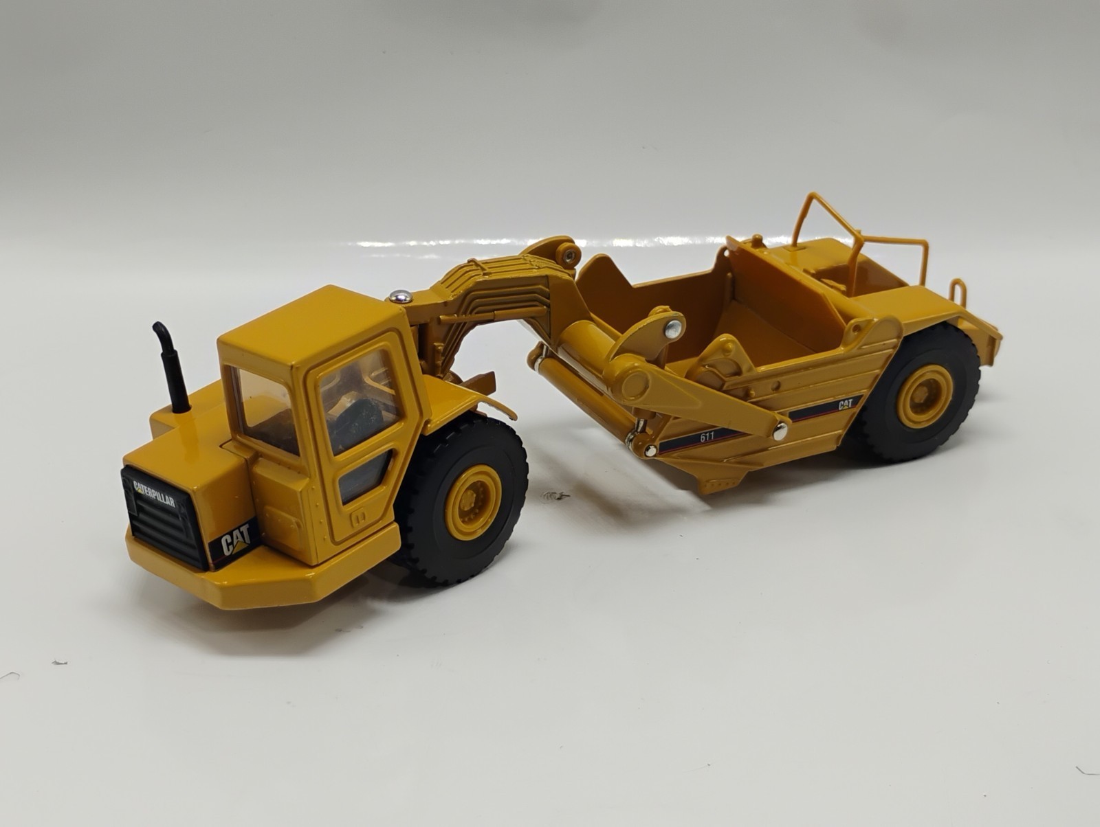 Norscot 1:64 Scale Cat Caterpillar 611 Wheel Tractor Scraper