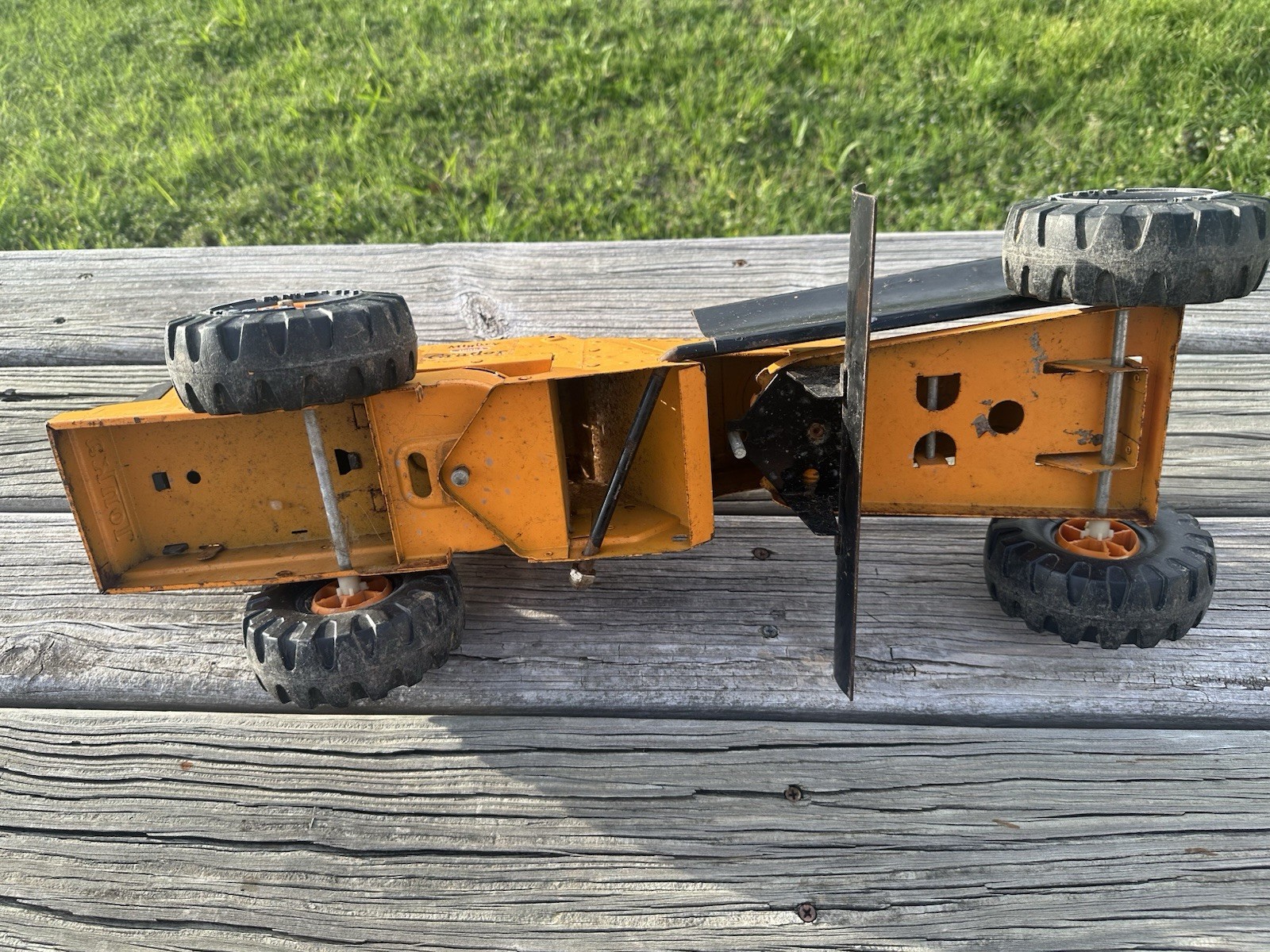 Vintage 1970s Mighty Tonka Road Grader Diesel XMB-975 Orange Pressed Steel NICE