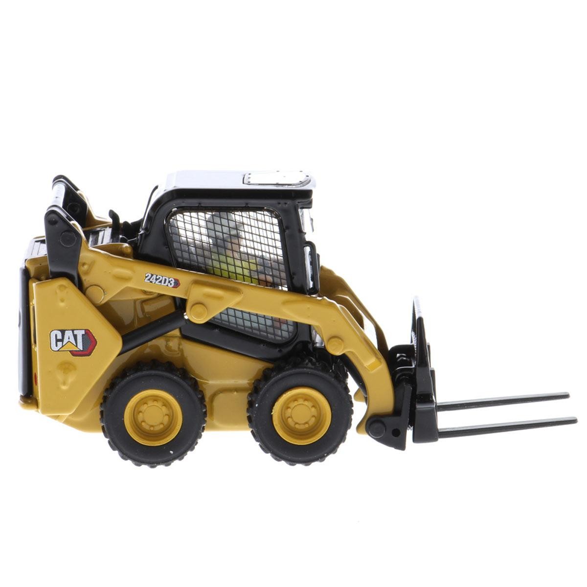 Diecast Masters 1/50 CAT 242D3 Skid Steer Loader w/ accessories 85676