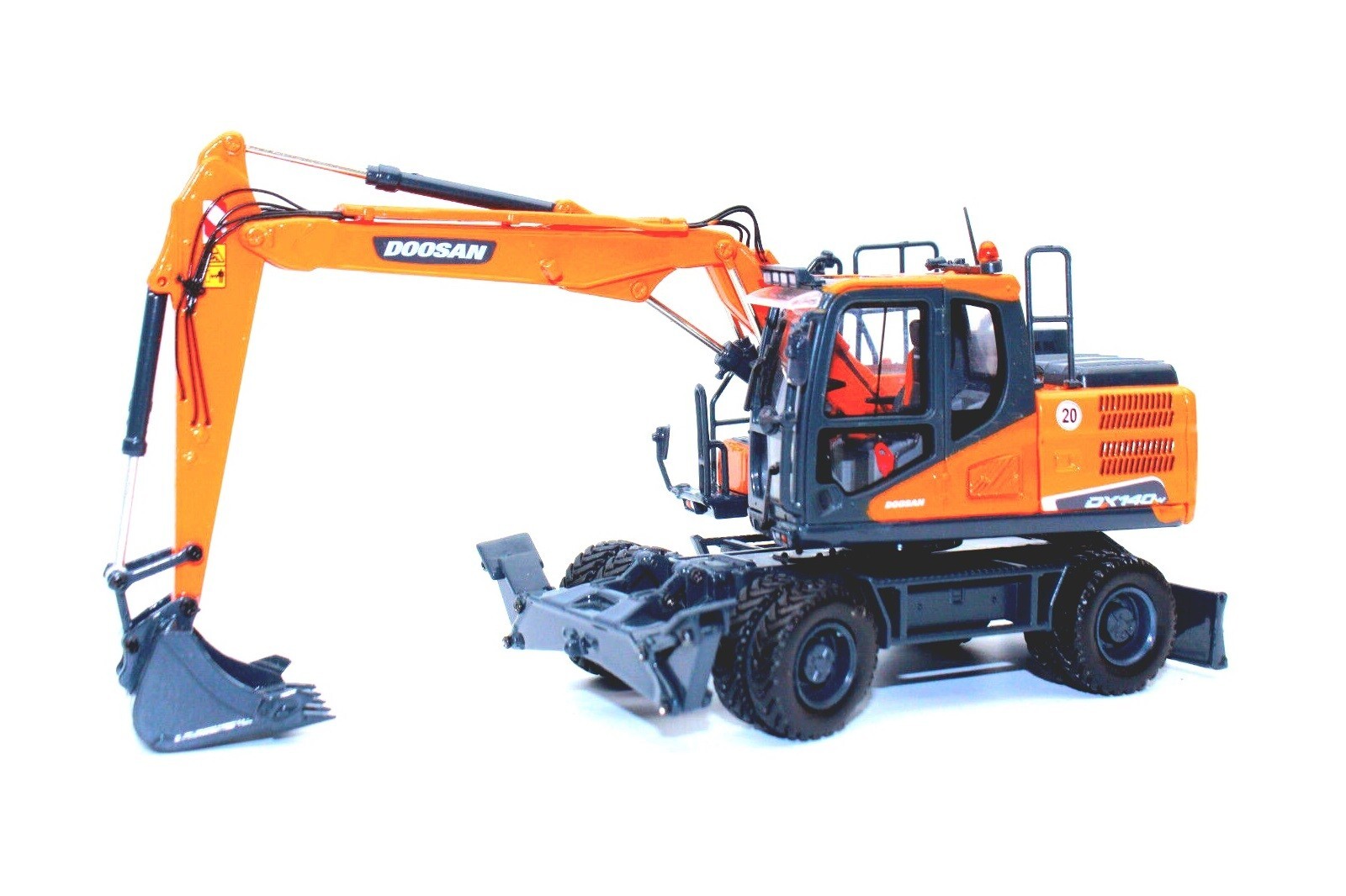 Doosan DX140W Wheeled Excavator – UH IMC 1:50 Scale Diecast Model #UH8108 New