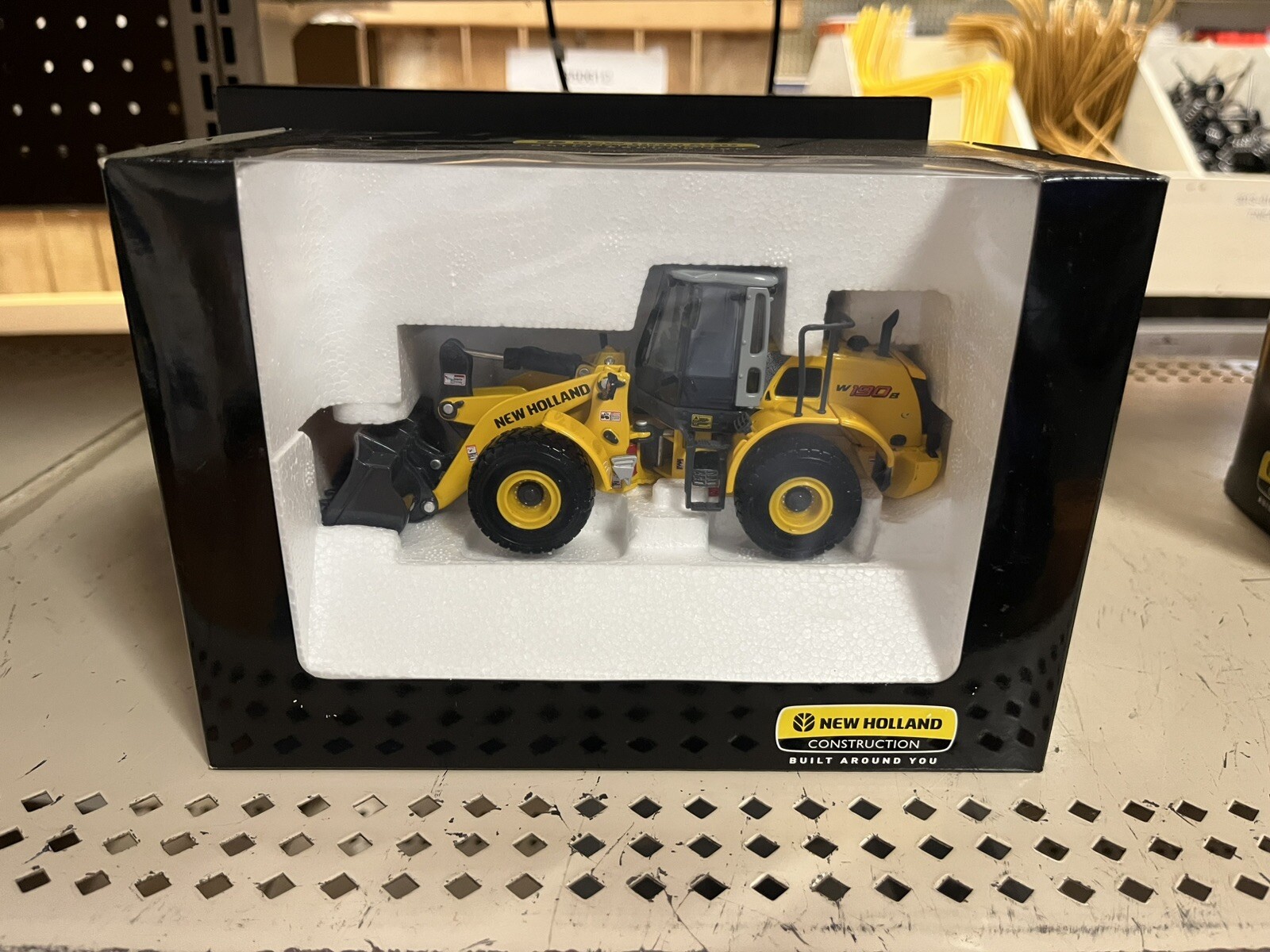 1/50 New Holland W190B Wheel Loader