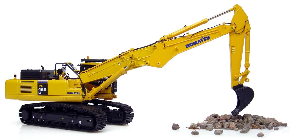 Universal Hobbies 1:50 Komatsu PC450LC Crawler Excavator Short Boom W/Bucket