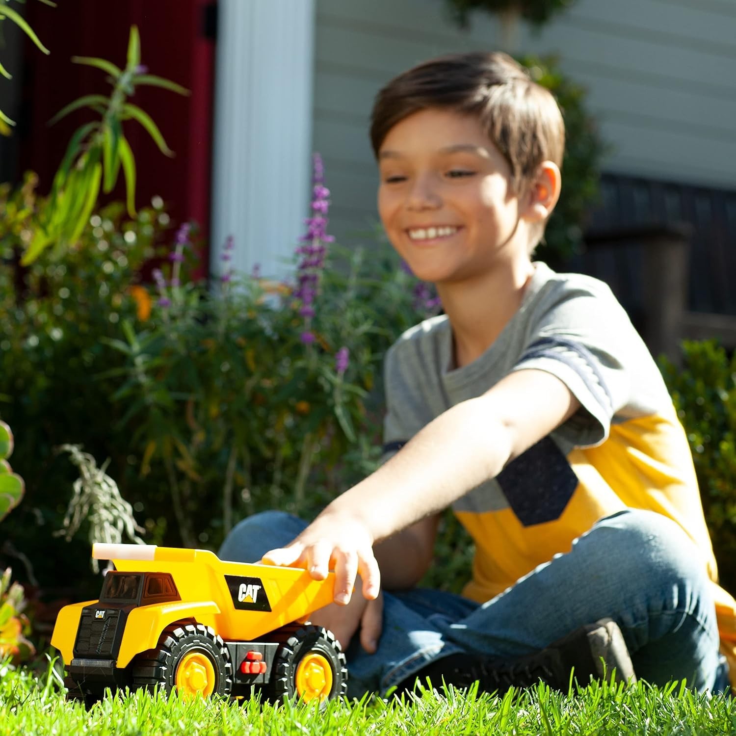 CAT Construction Tough Machines Toy Dump Truck 10in Realistic Lights Sounds