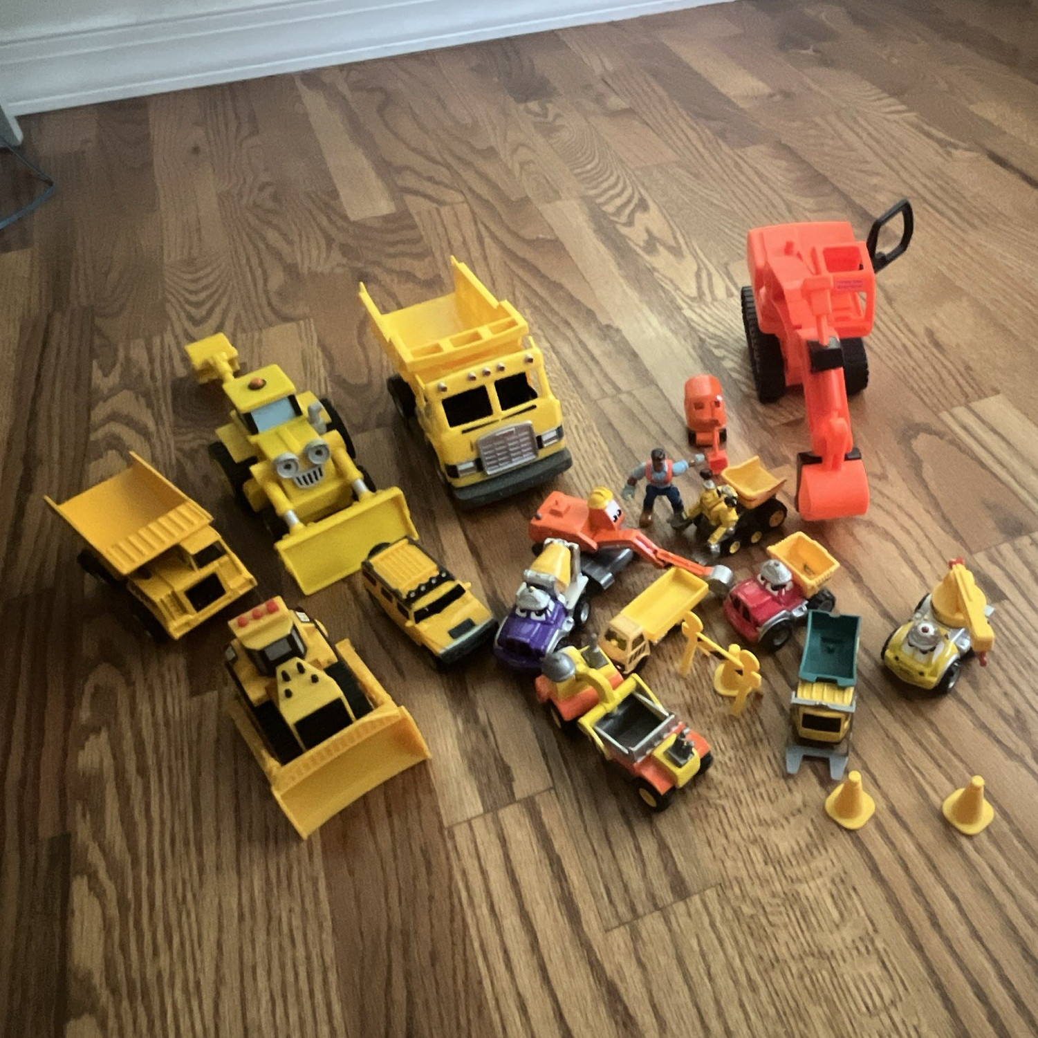 Plastic Toy Construction Vehicle Lot: Dump Trucks, Bulldozer, Excavator, Figures