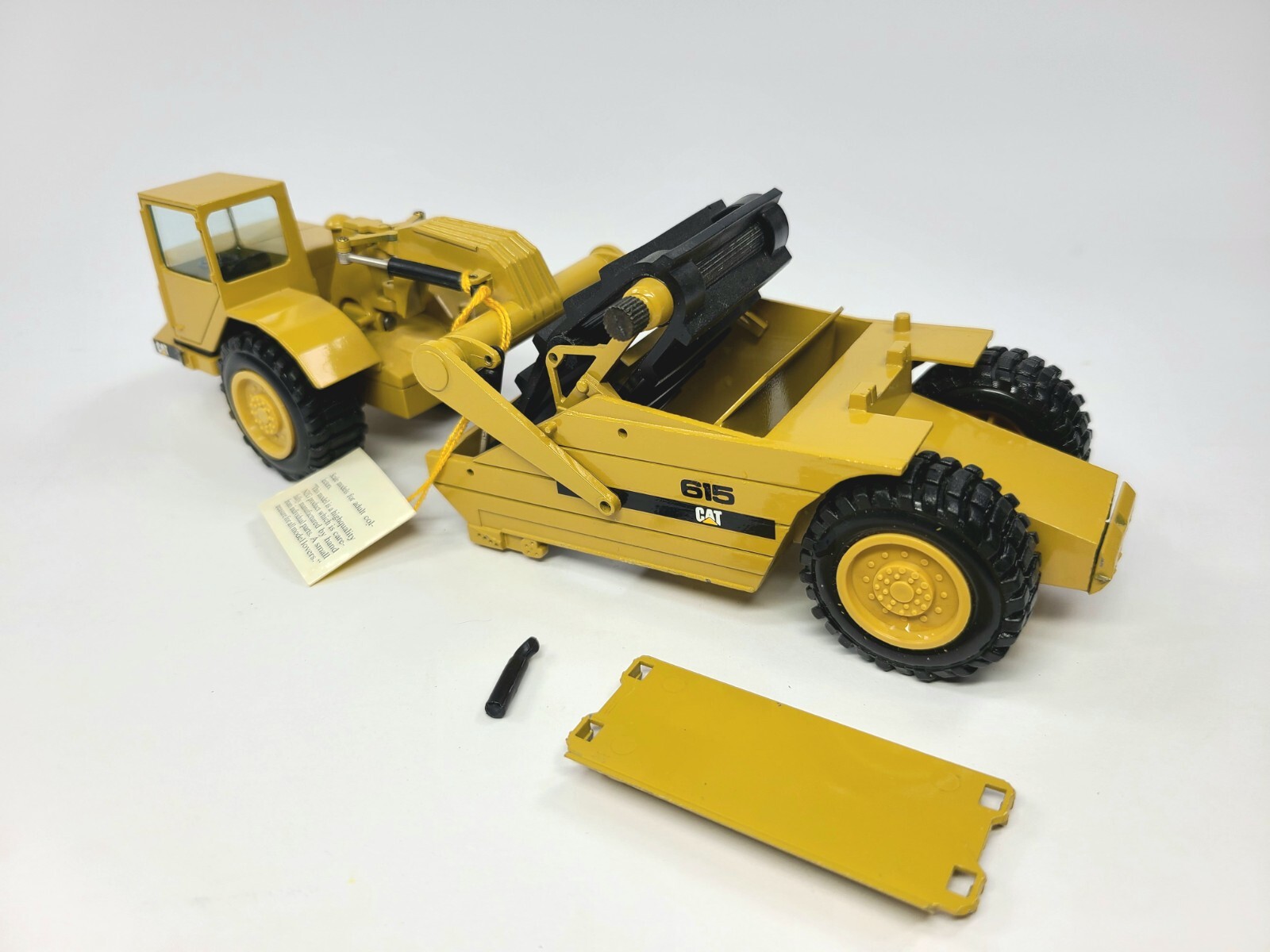 Caterpillar Cat 615 Elevating Scraper – NZG 1:50 Scale Model #260 – No Box