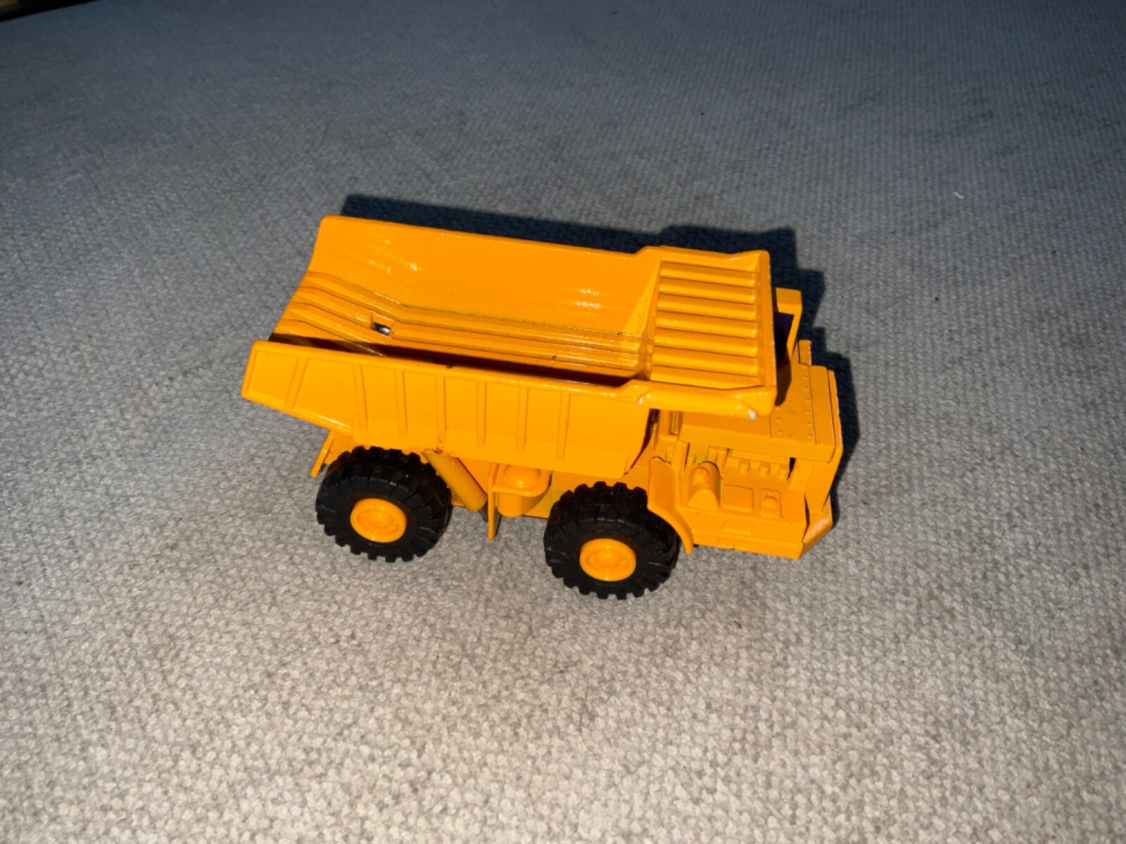 ARCO Heavy Dump Truck Die Cast Earth Mover Vintage 4.5” Motor Not Working