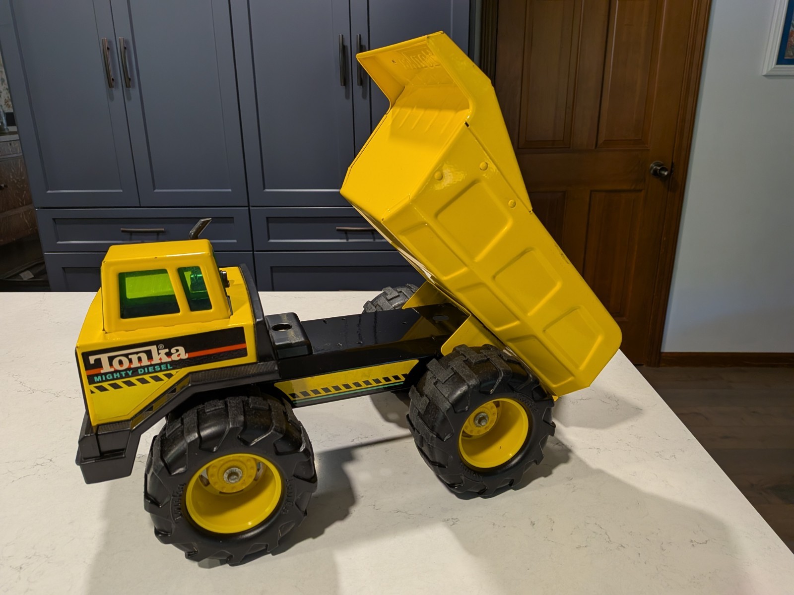 Tonka Mighty Diesel Dump Truck 1993 Yellow Black Classic Steel Construction