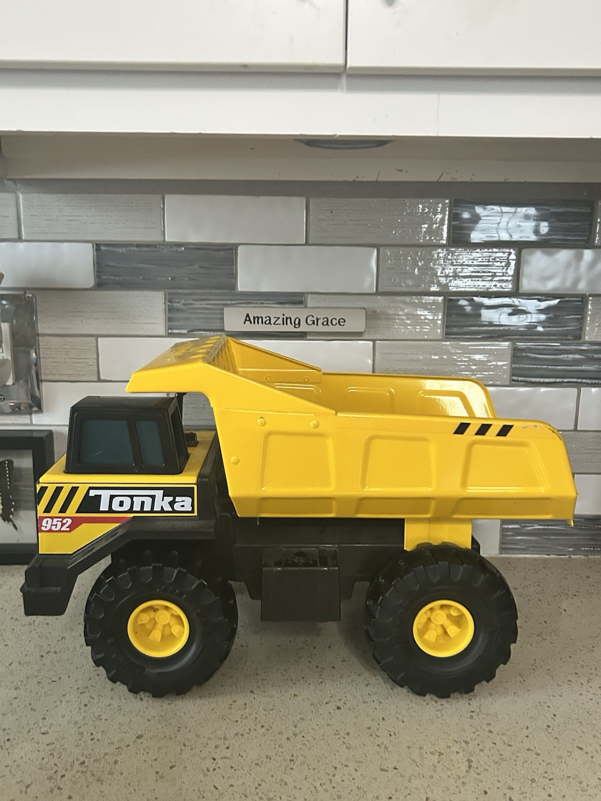 2020 Tonka Steel Classic 952 Mighty Dump Truck 16″ Yellow Back Loader By Hasbro