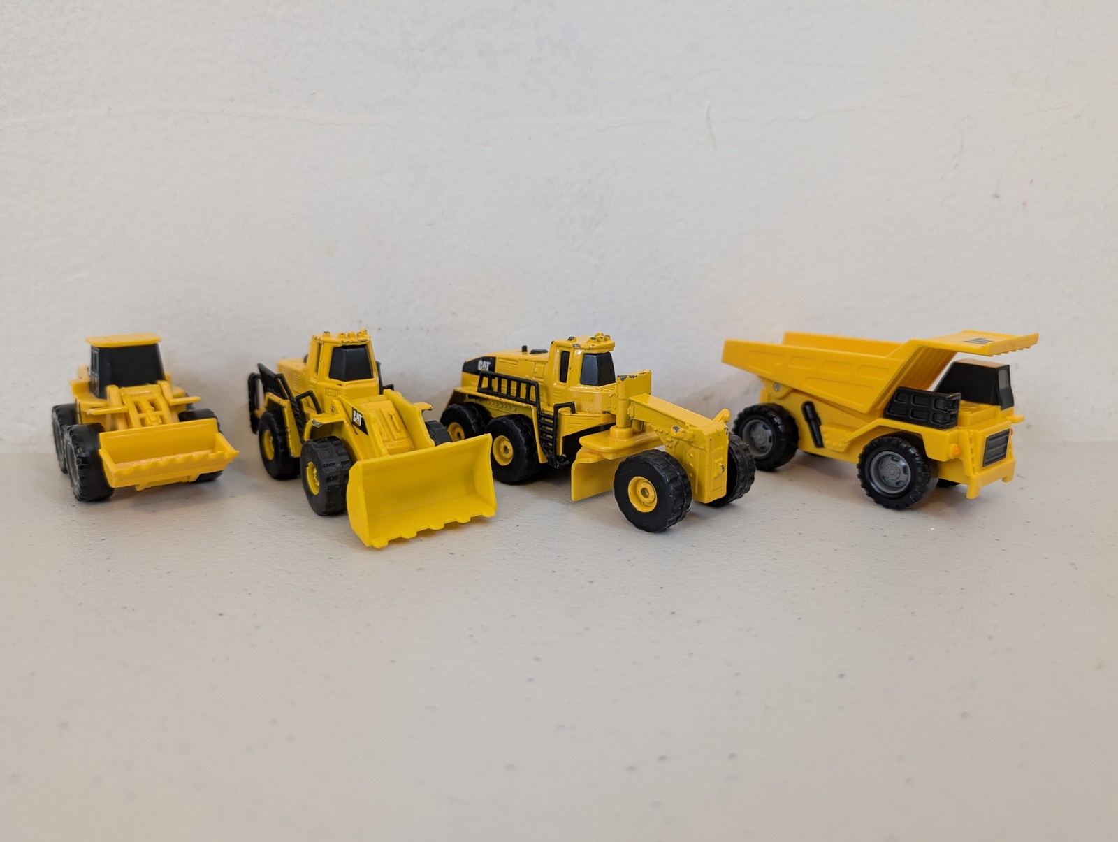 CAT Construction Vehicles Toy Lot Bulldozer Grader Loader Dump Truck Diecast Set