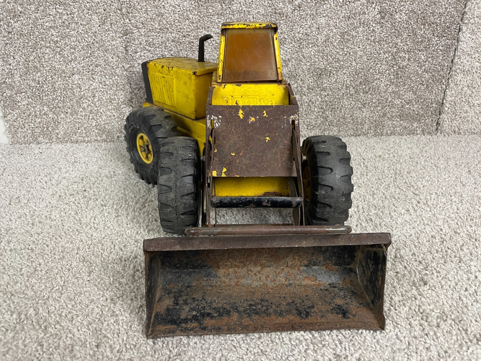 Vintage Tonka XMB 975 Pressed Steel Front Loader Truck 20″x10″ Yellow Black