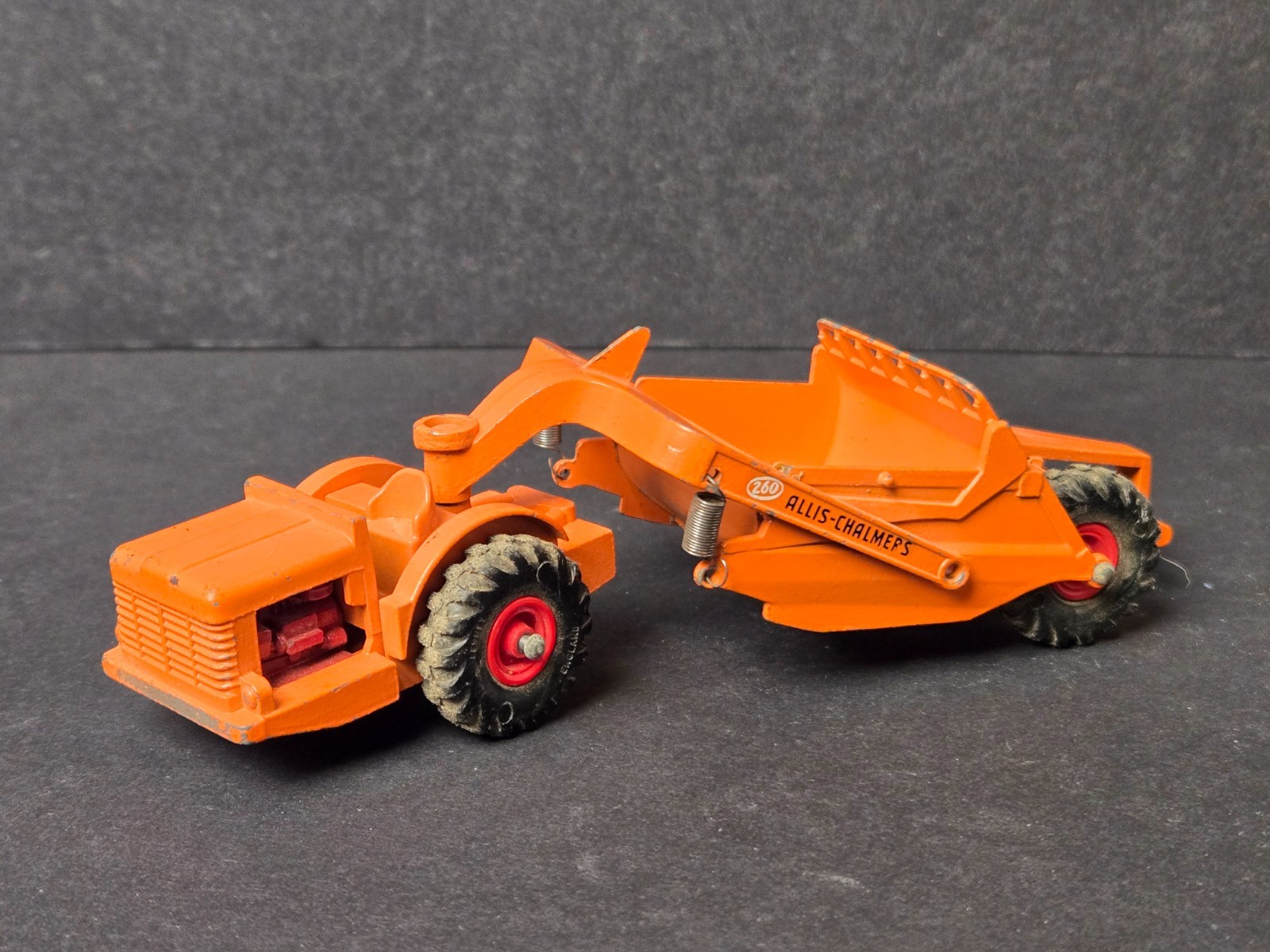 LESNEY MATCHBOX KING SIZE #6 ALLIS -CHALMERS MOTOR SCRAPER – EXC