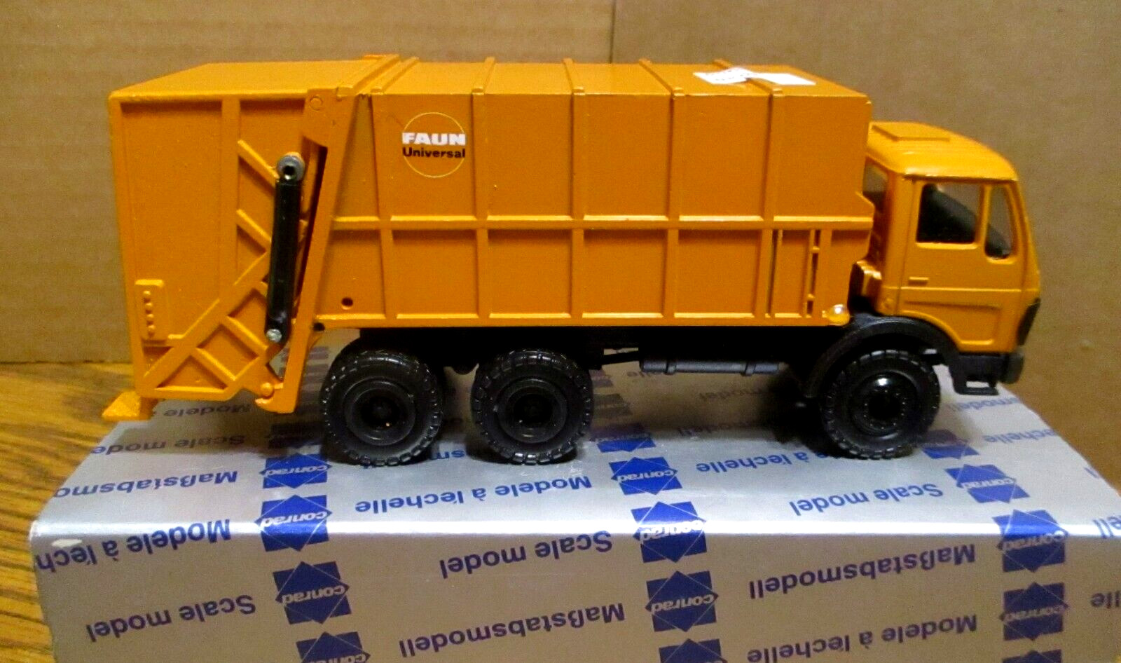 Rare Conrad 3049 Faun Universal Garbage Trash Mercedes Truck Toy 1/50 Rear Load