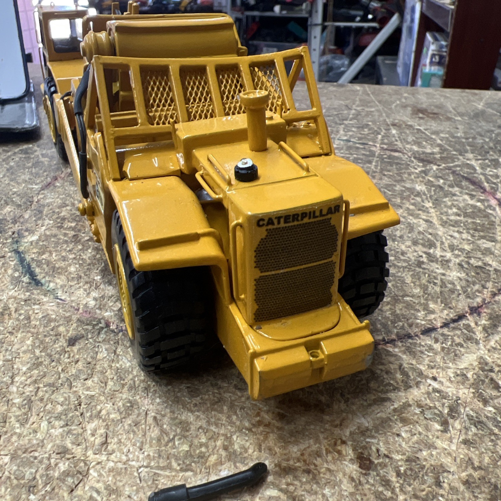 Caterpillar Cat 639D Elevating Scraper CCM 1:48 Scale Diecast Model *SEE PICS*