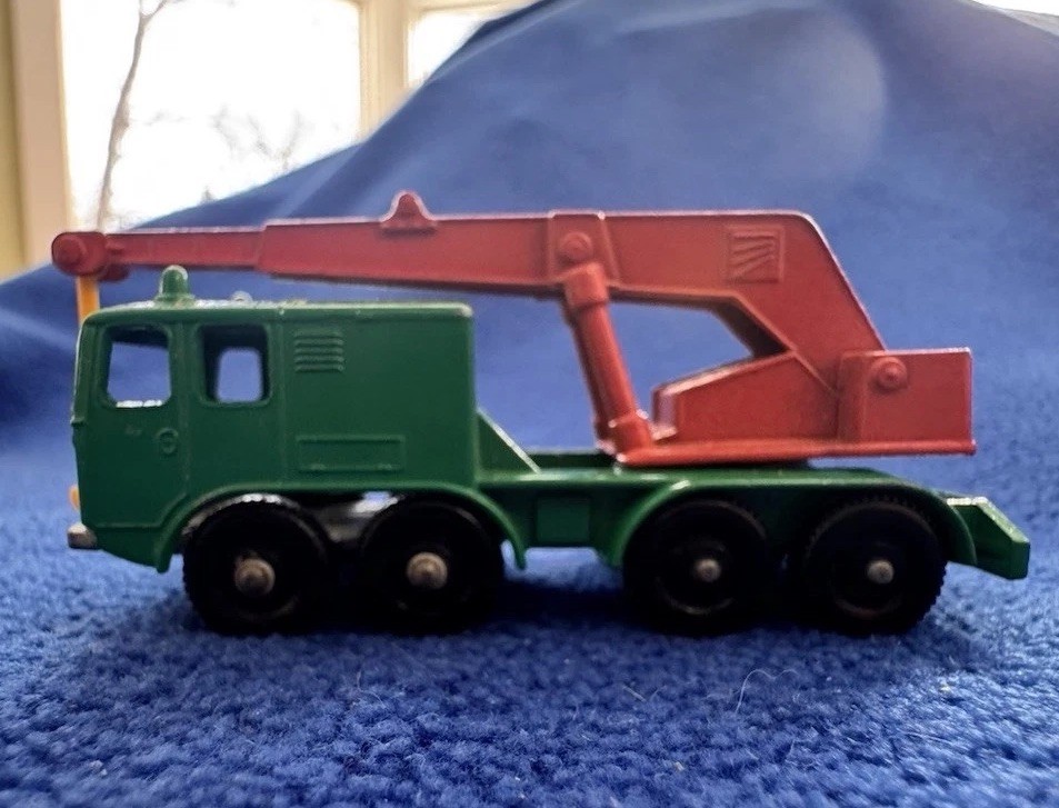 Vintage Lesney Matchbox Series #30 8-Wheel Crane Diecast Green/Red Truck