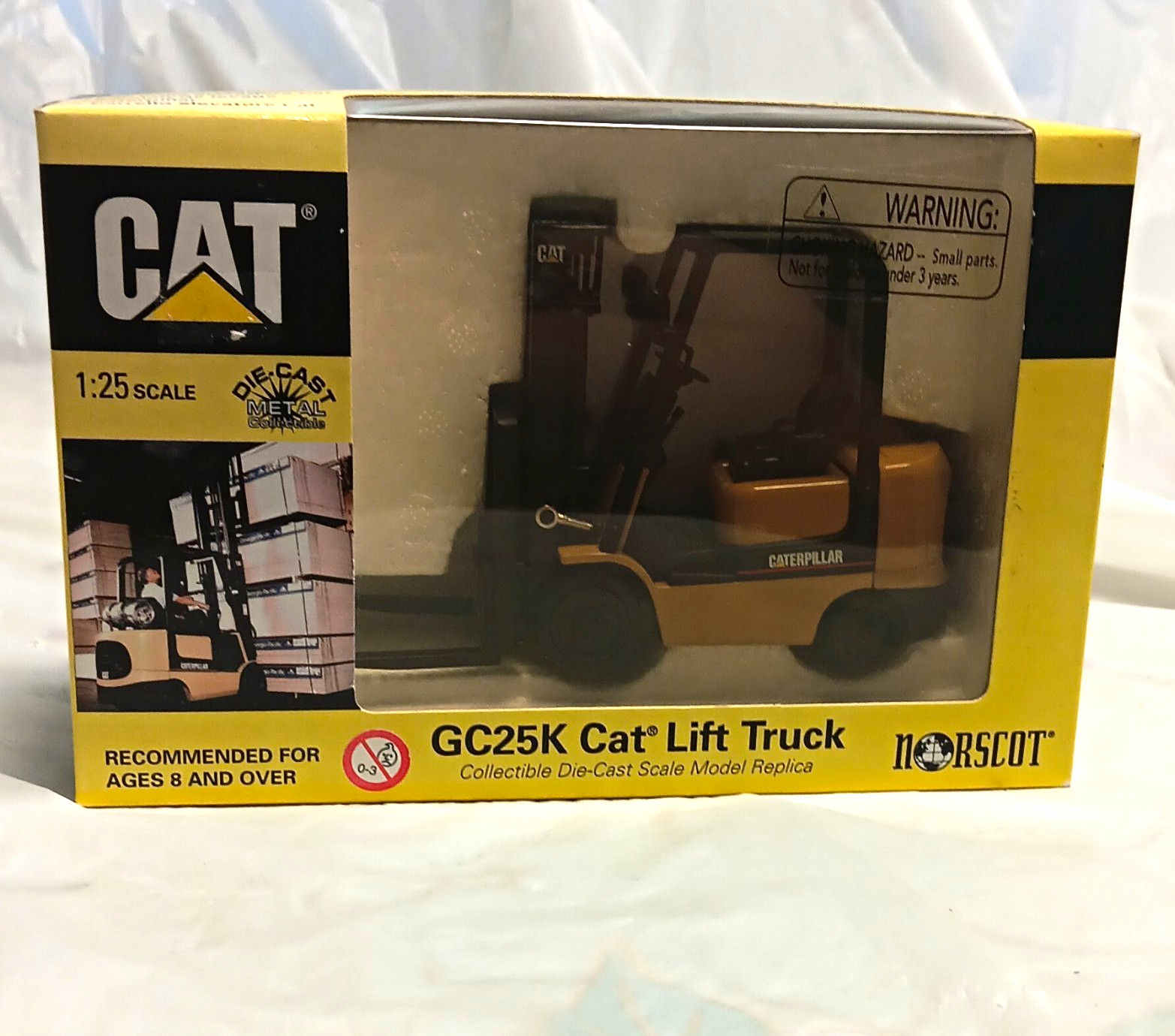 Norscot CAT GC25K Lift Truck 1:25 Yellow/Black Diecast Metal Unopened #36