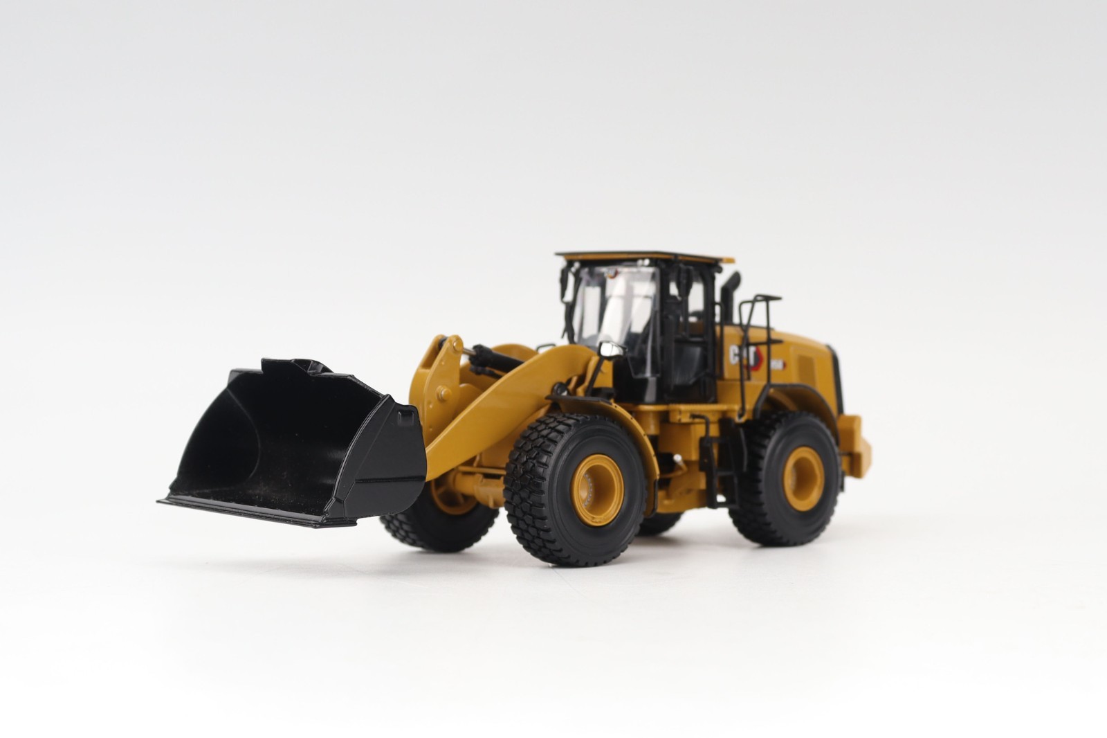 85770 CAT 950 Wheel Loader 1/50 Scale Model