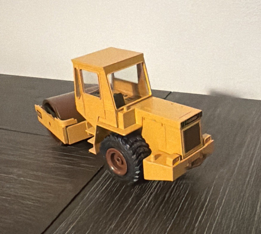 1/35 Vintage Vibromax W1601 Self-Propelled Vibrating Roller by Conrad W/Box!
