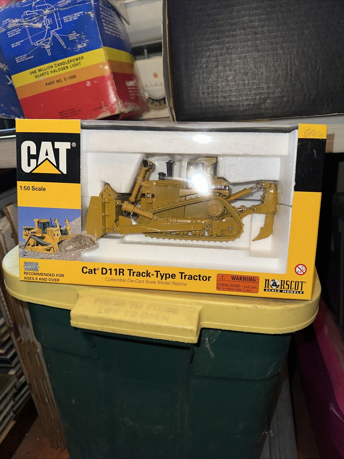 Norscot Cat Caterpillar D11R 1:50 Track-Type Tractor Diecast 55025 IN BOX